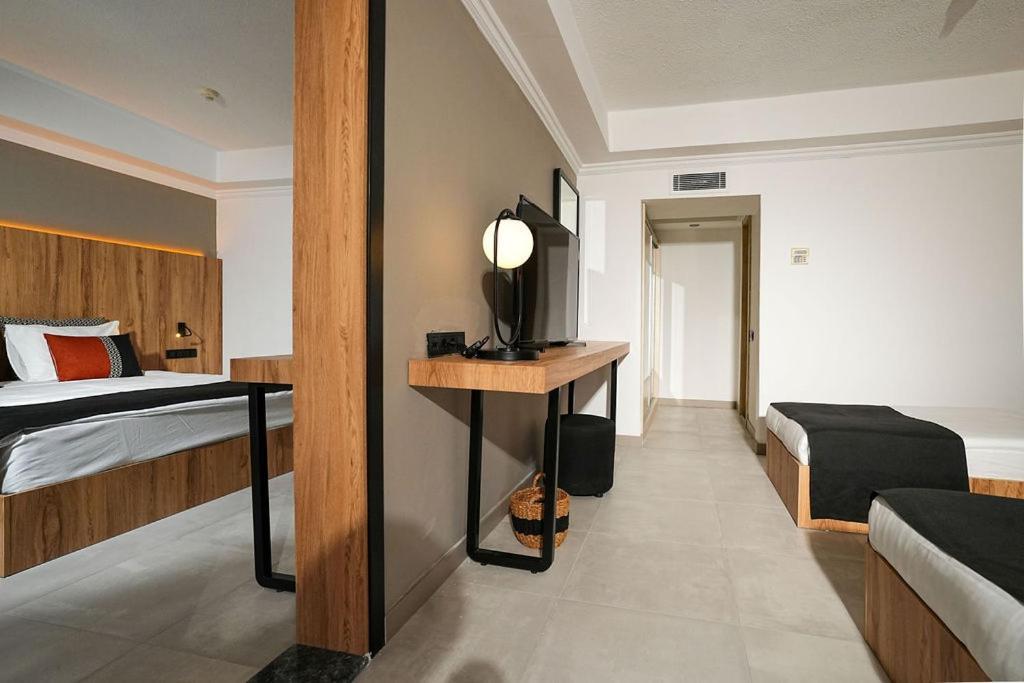Family Suite,1756855408:JPEG