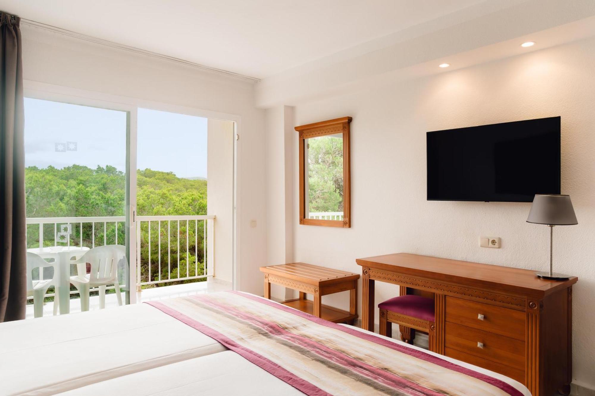 Double Room,1758283774:JPEG