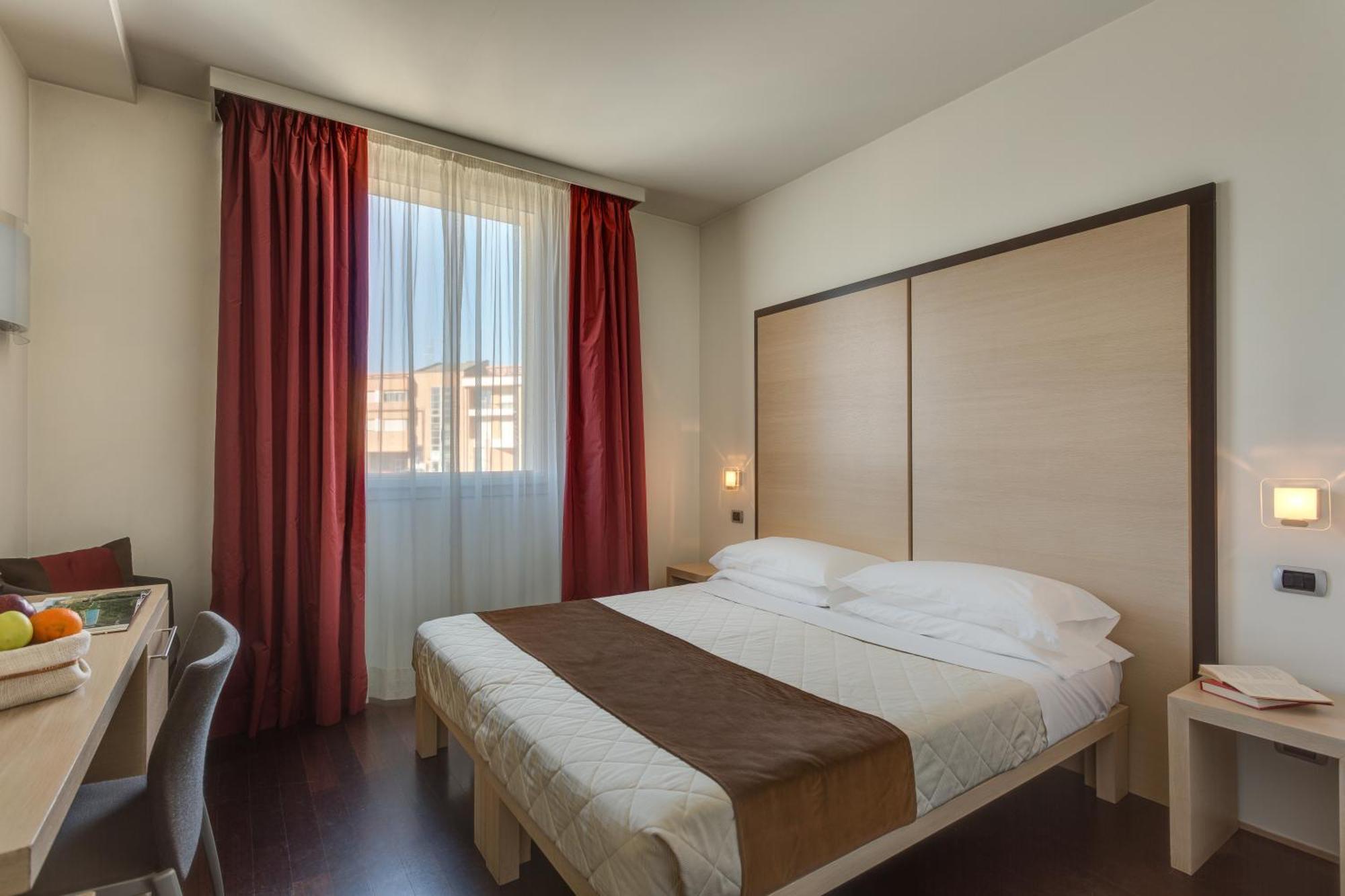 Standard Queen Room