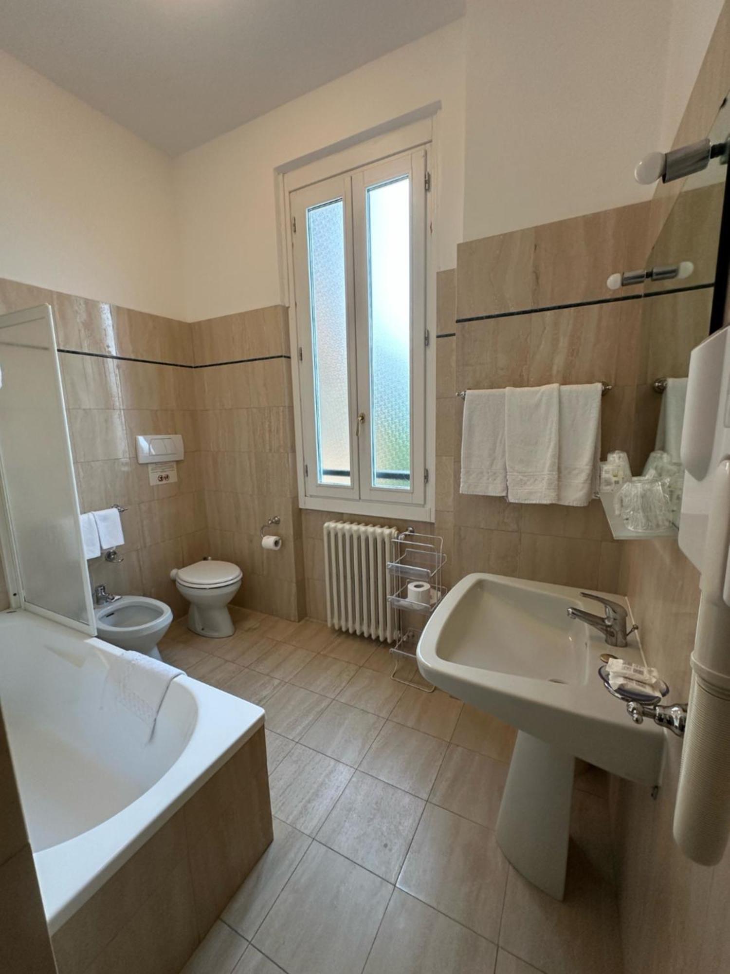 Deluxe Triple Room Sea View,1758308091:JPEG