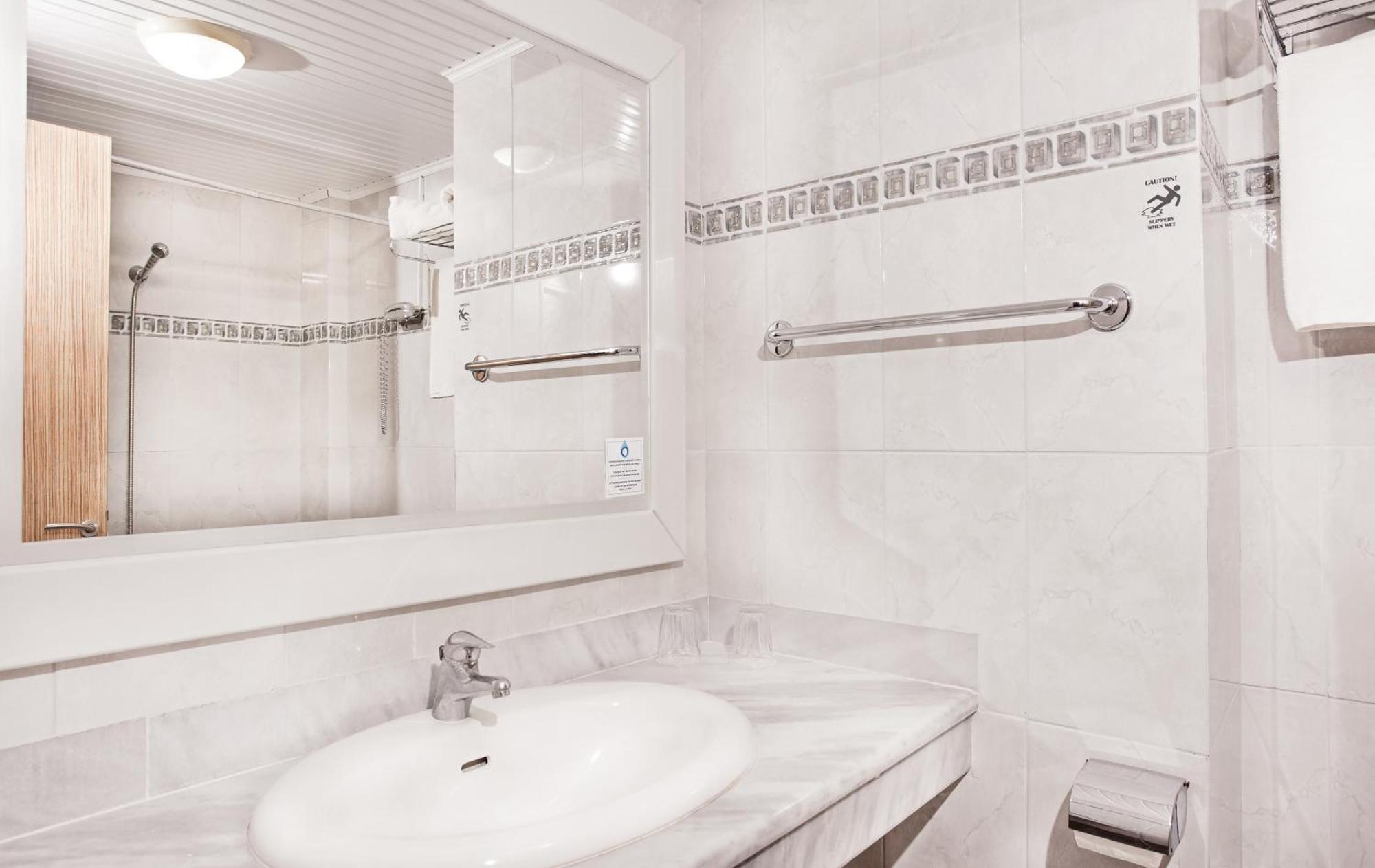 Standard Twin Room,1758311334:JPEG