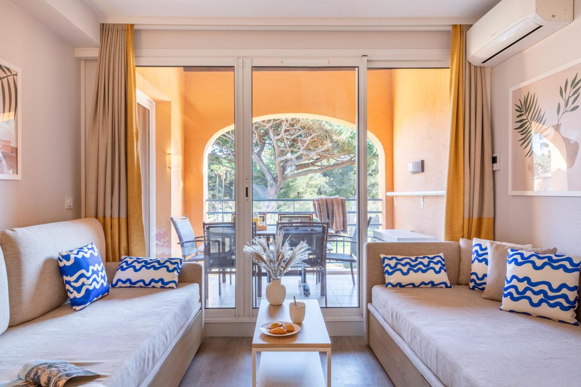 Superior One-Bedroom Apartment Sleeping Alcove Air Conditioning Terrace or Balcony Garden View,1758314830:JPEG