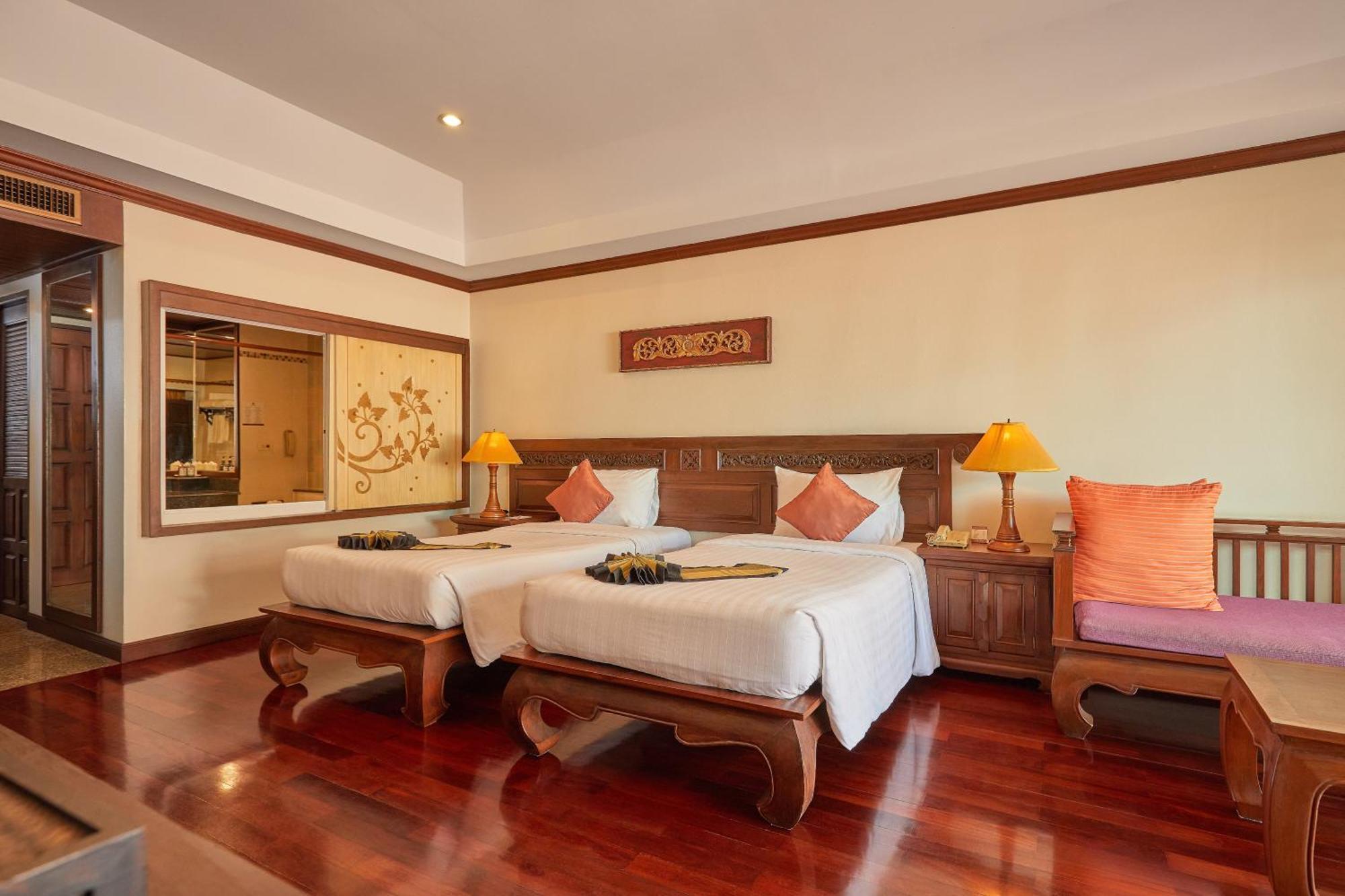 Deluxe Double or Twin Room City View