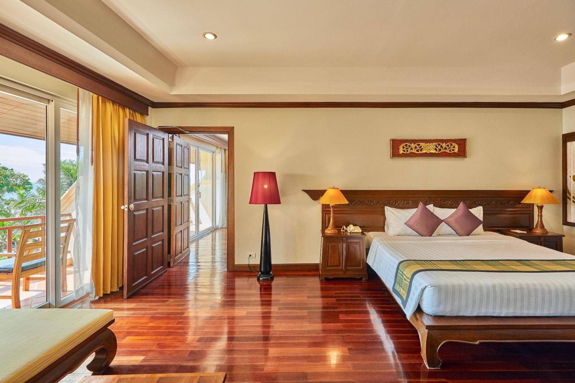 Deluxe Double or Twin Room City View