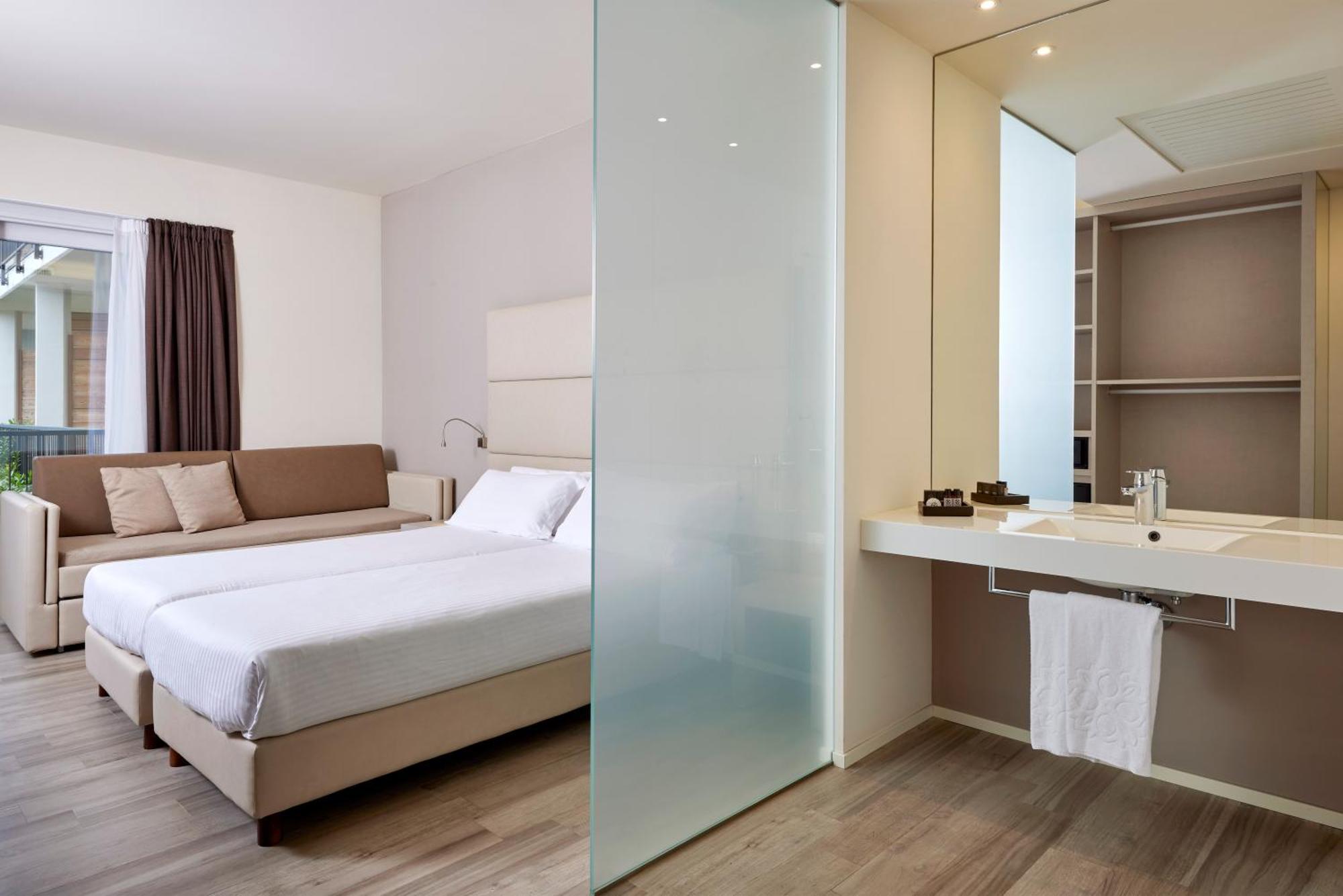 Superior Double Room Balcony Lake View