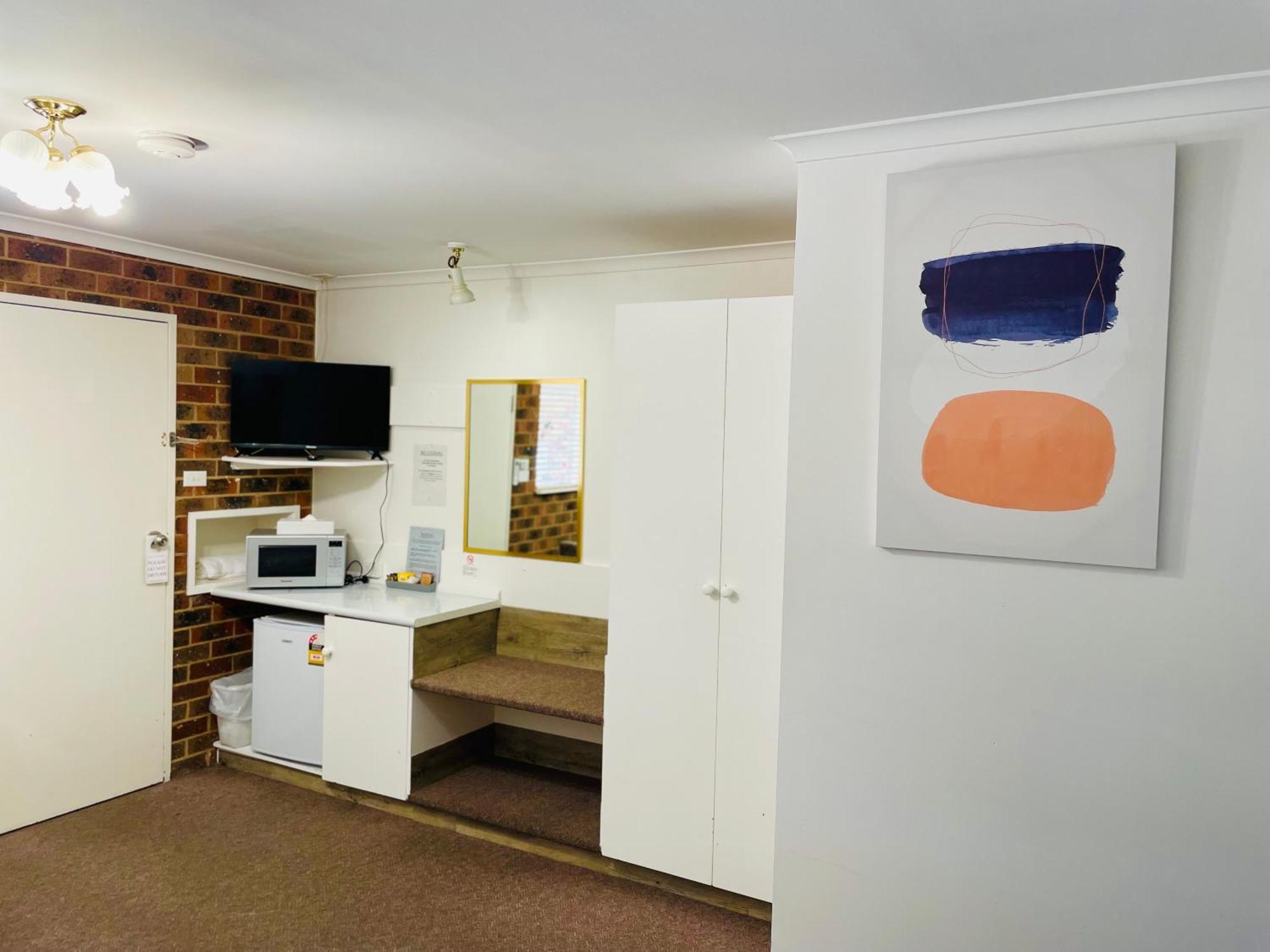 Deluxe Queen Room