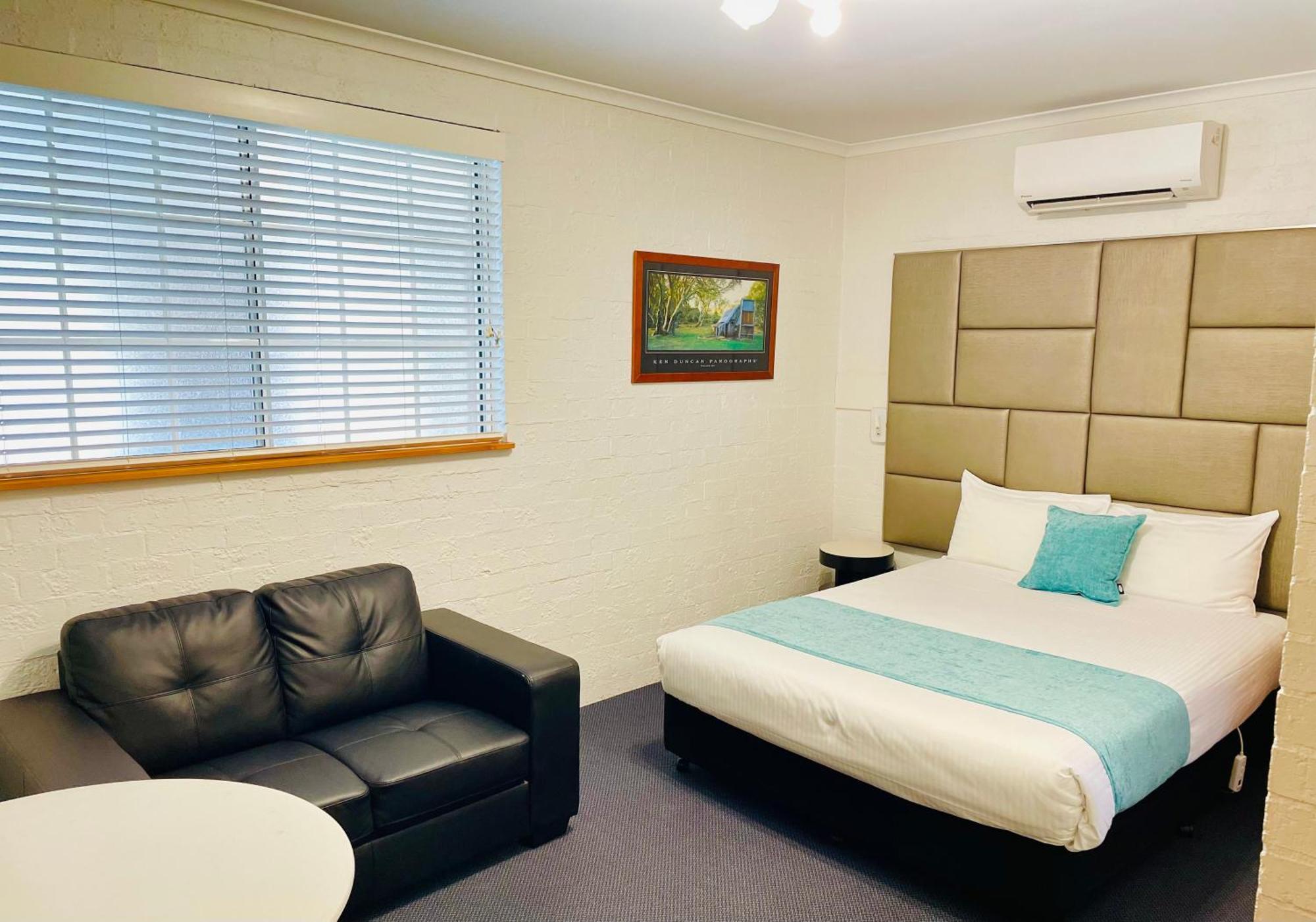 Standard Queen Room