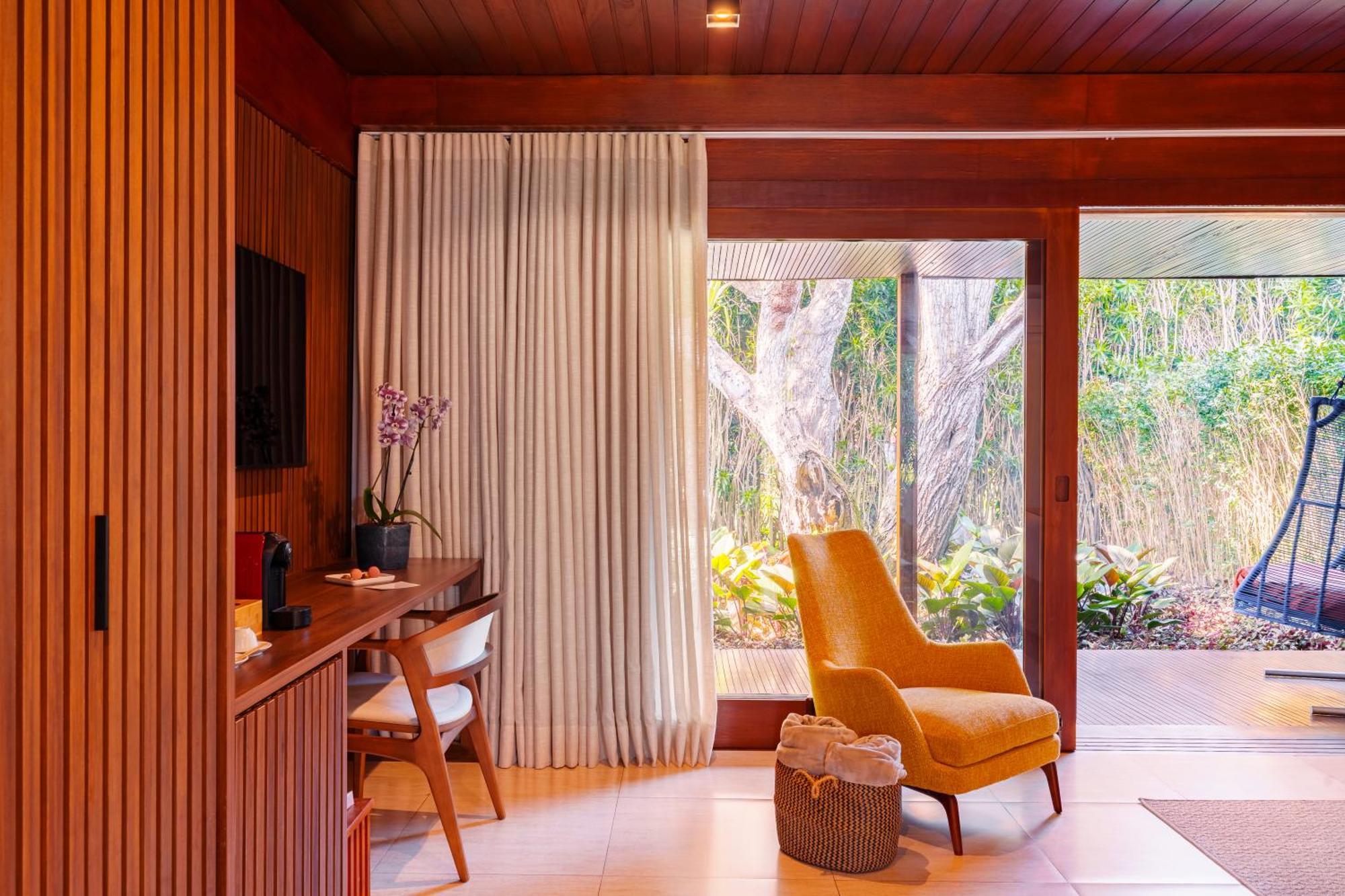 Suite with Garden View