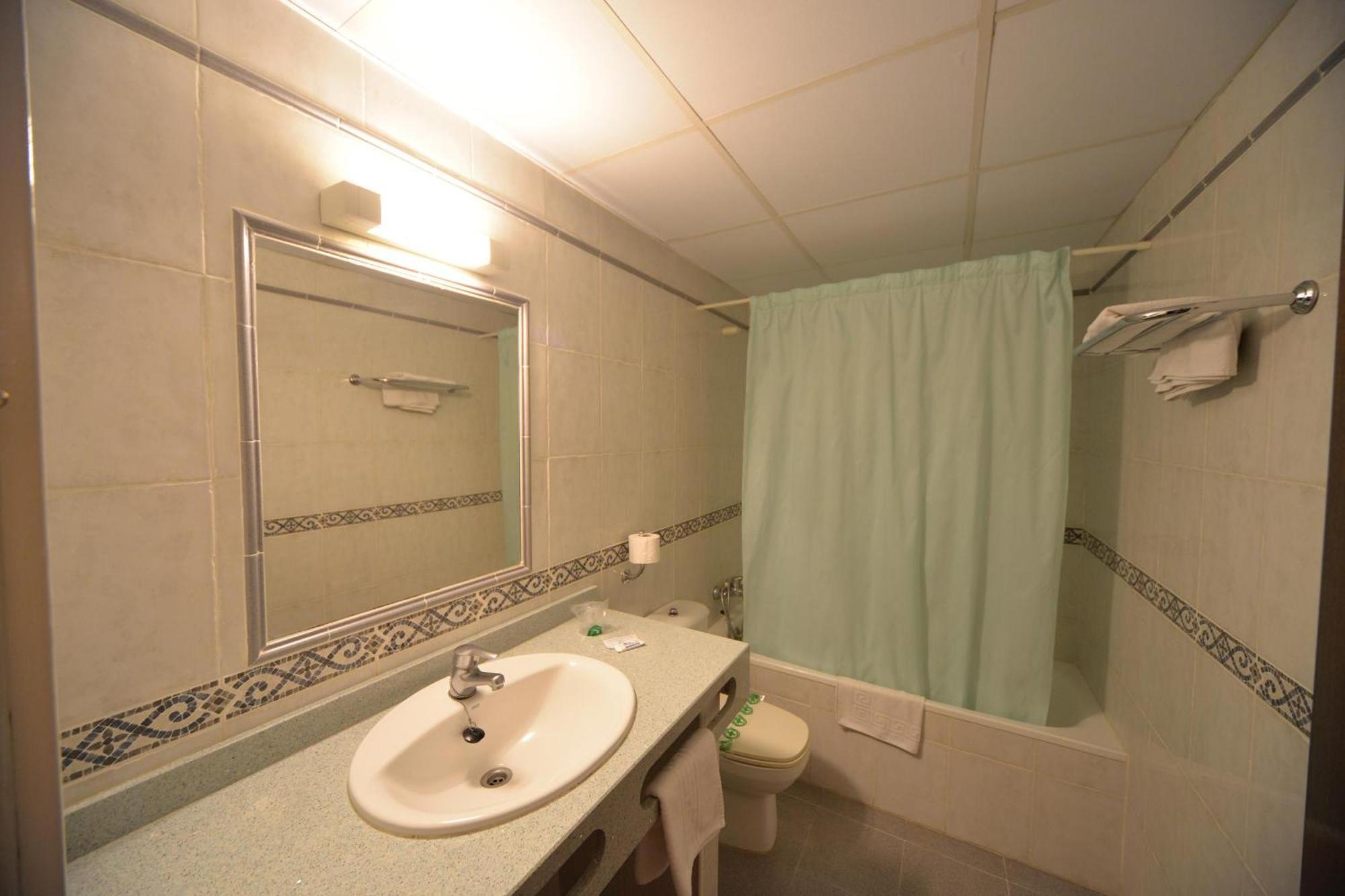 Triple Room,1758523748:JPEG