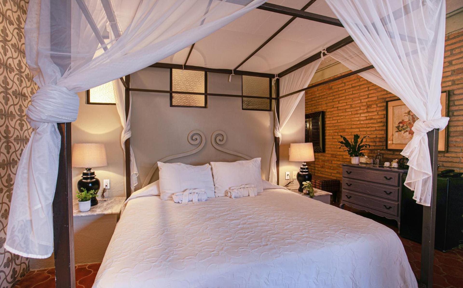 Standard King Room