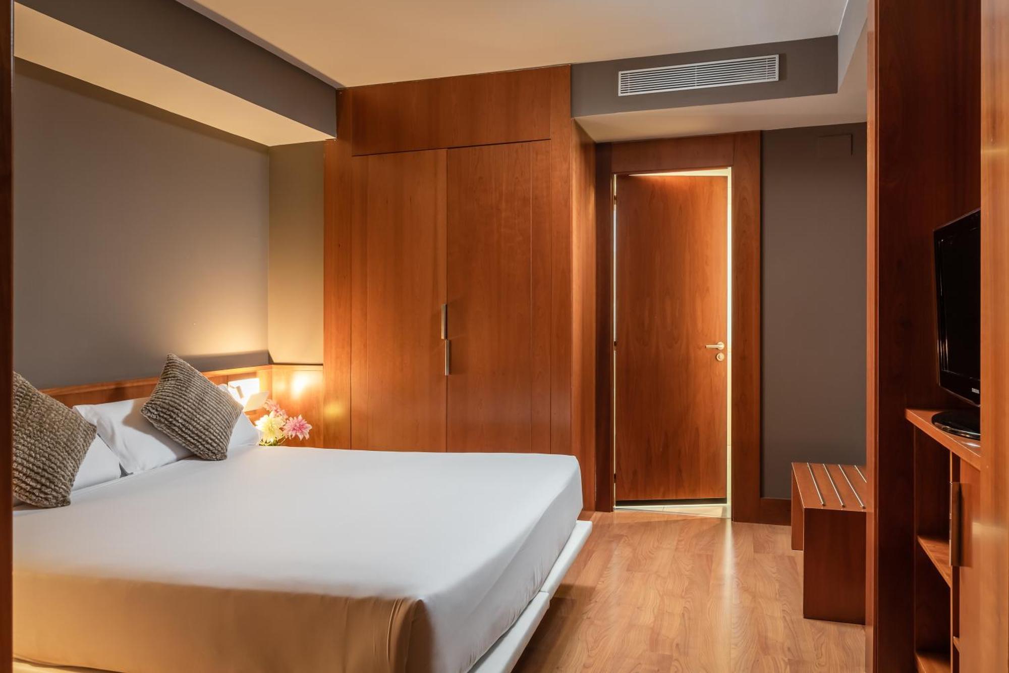 Junior Suite,1765153407:JPEG