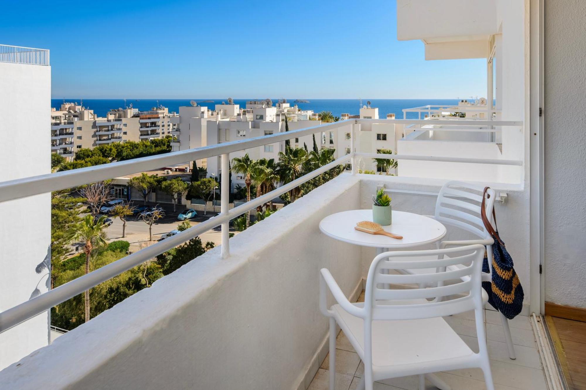 Superior One-Bedroom Apartment with Views