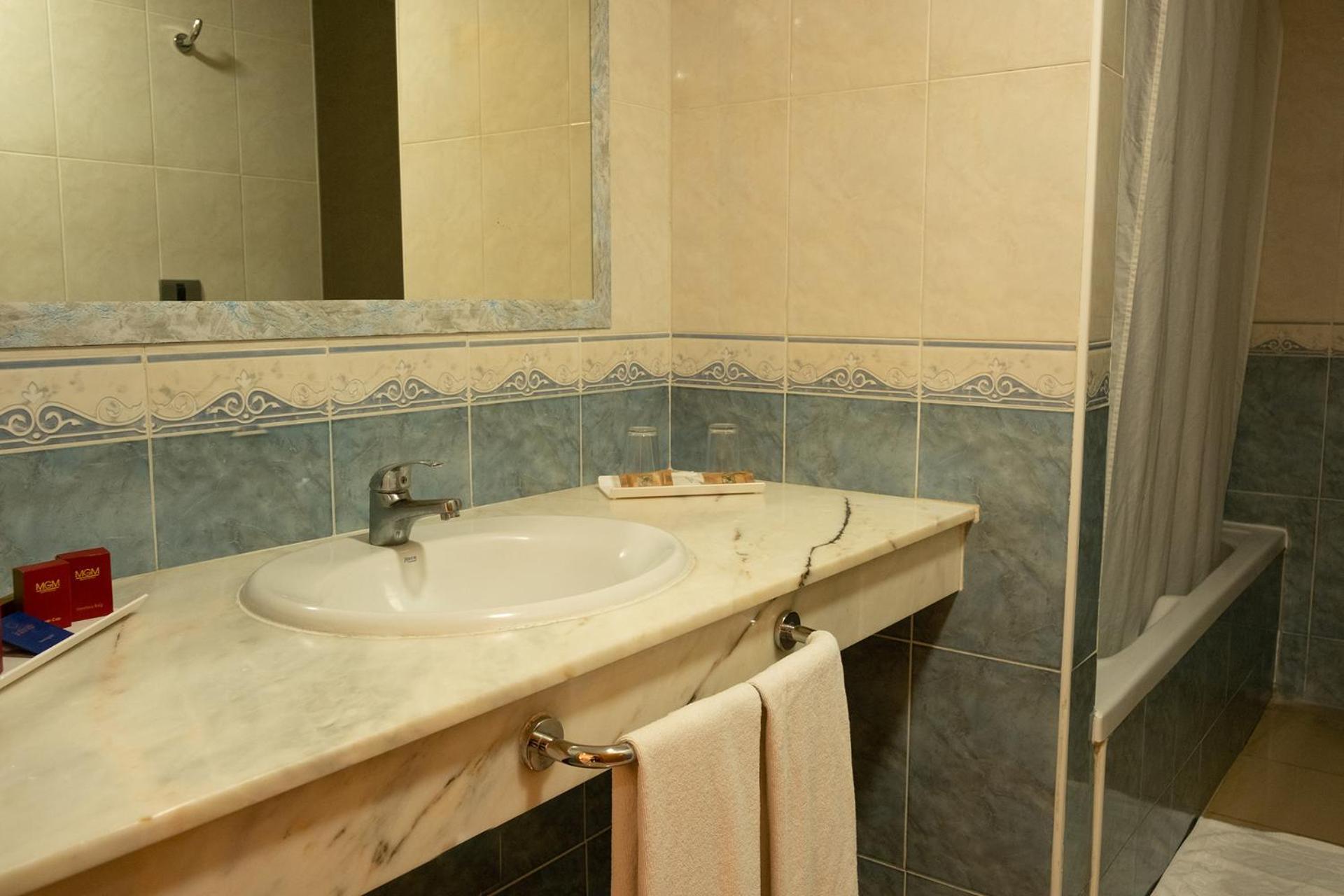 Habitación Familiar con vistas a la piscina o al mar (6 adultos) - Servicio MAGMA