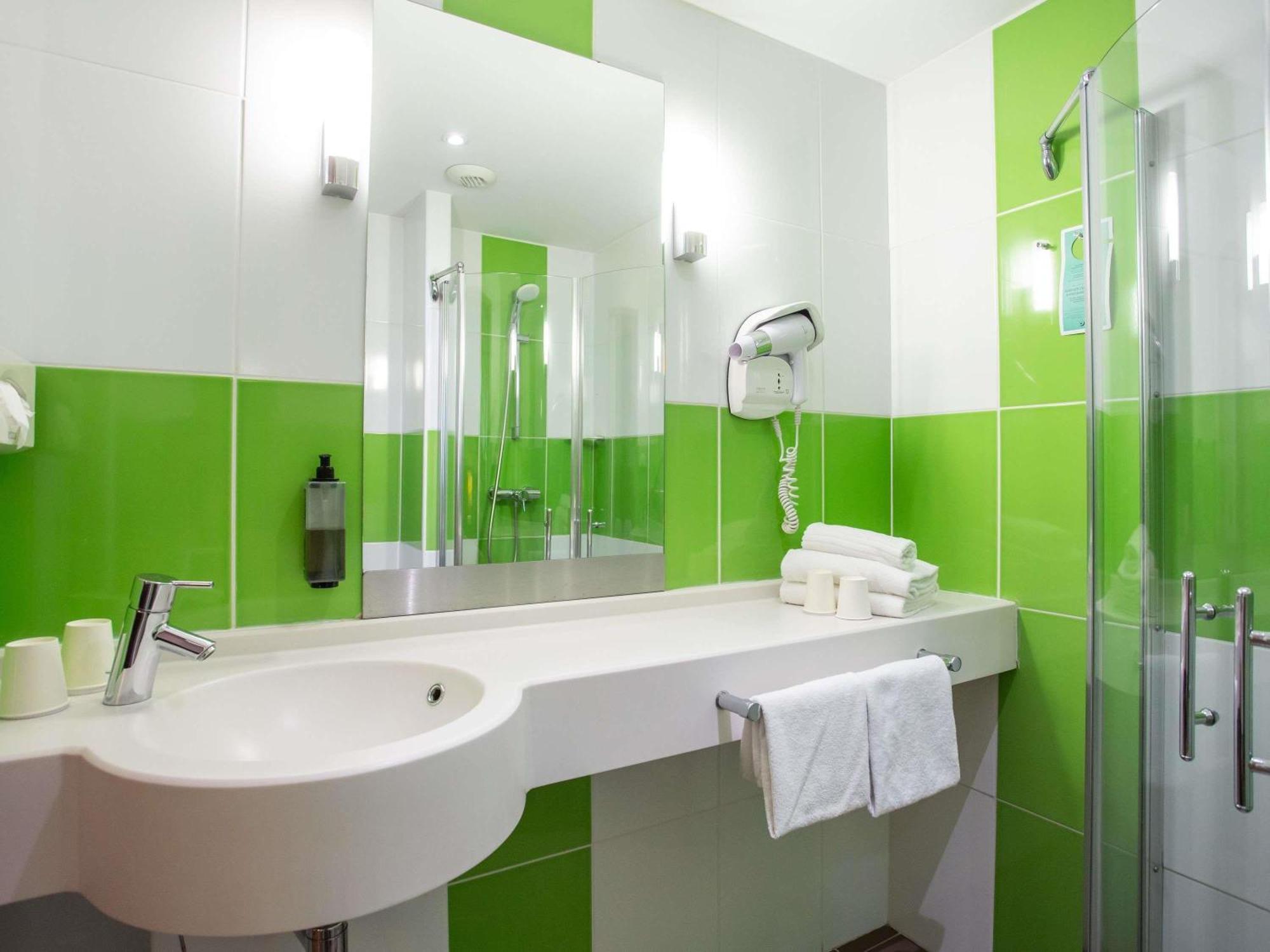 Standard Family Suite One Double Bed Twin Beds