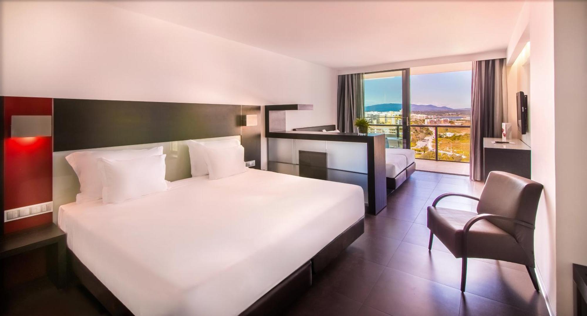 Classic Family Suite City View