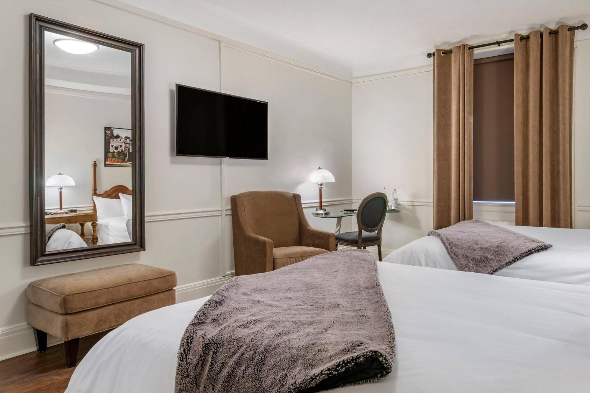 Double Room Two Double Beds Non-Smoking