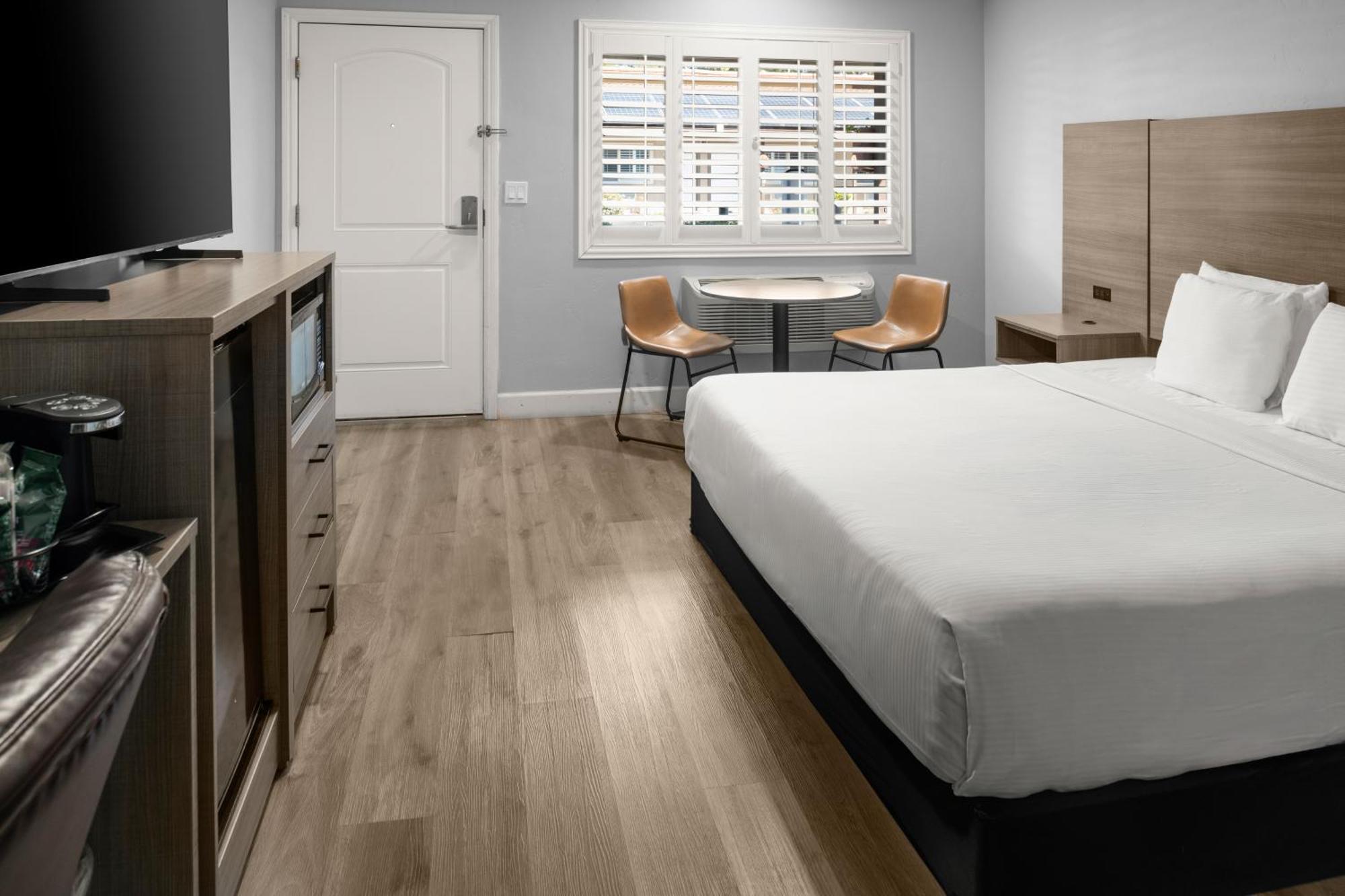 Habitación con bañera de hidromasaje - 1 cama extragrande