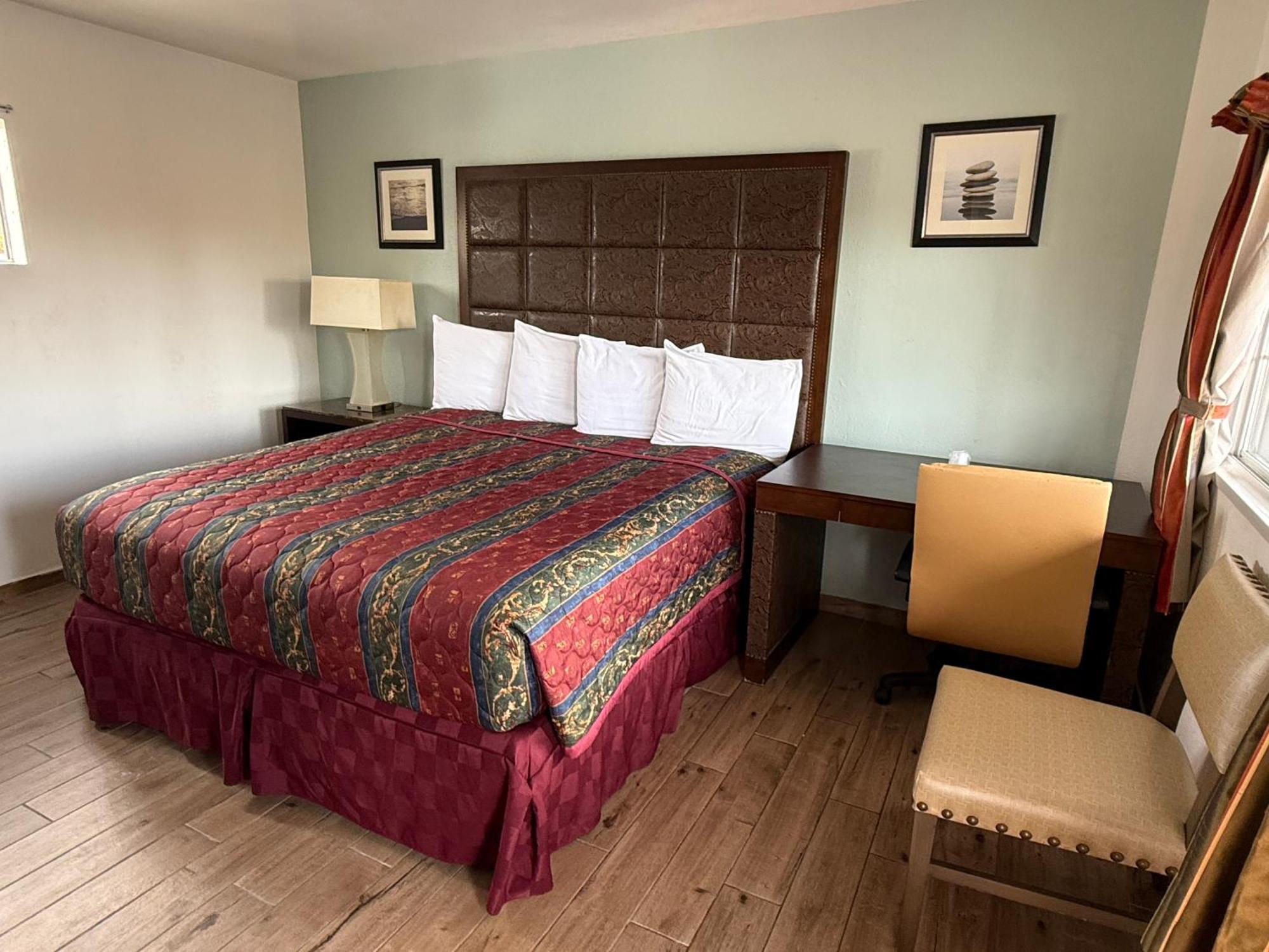 Kamer met Kingsize Bed en Kitchenette