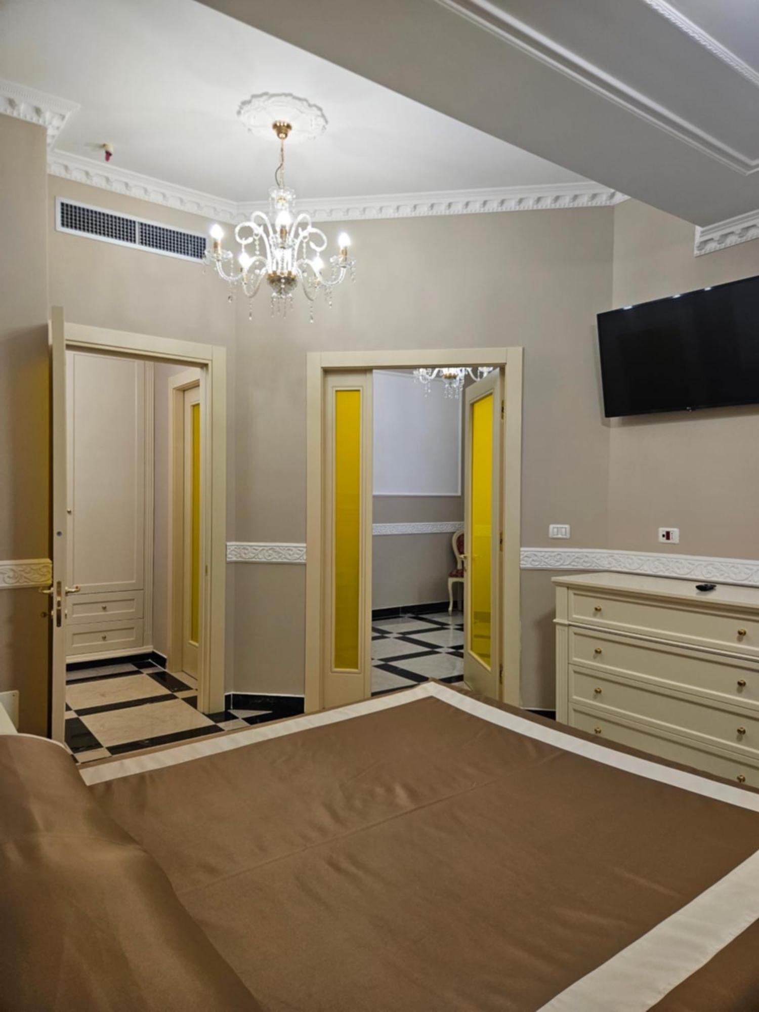 Deluxe King Suite,1765425113:JPEG