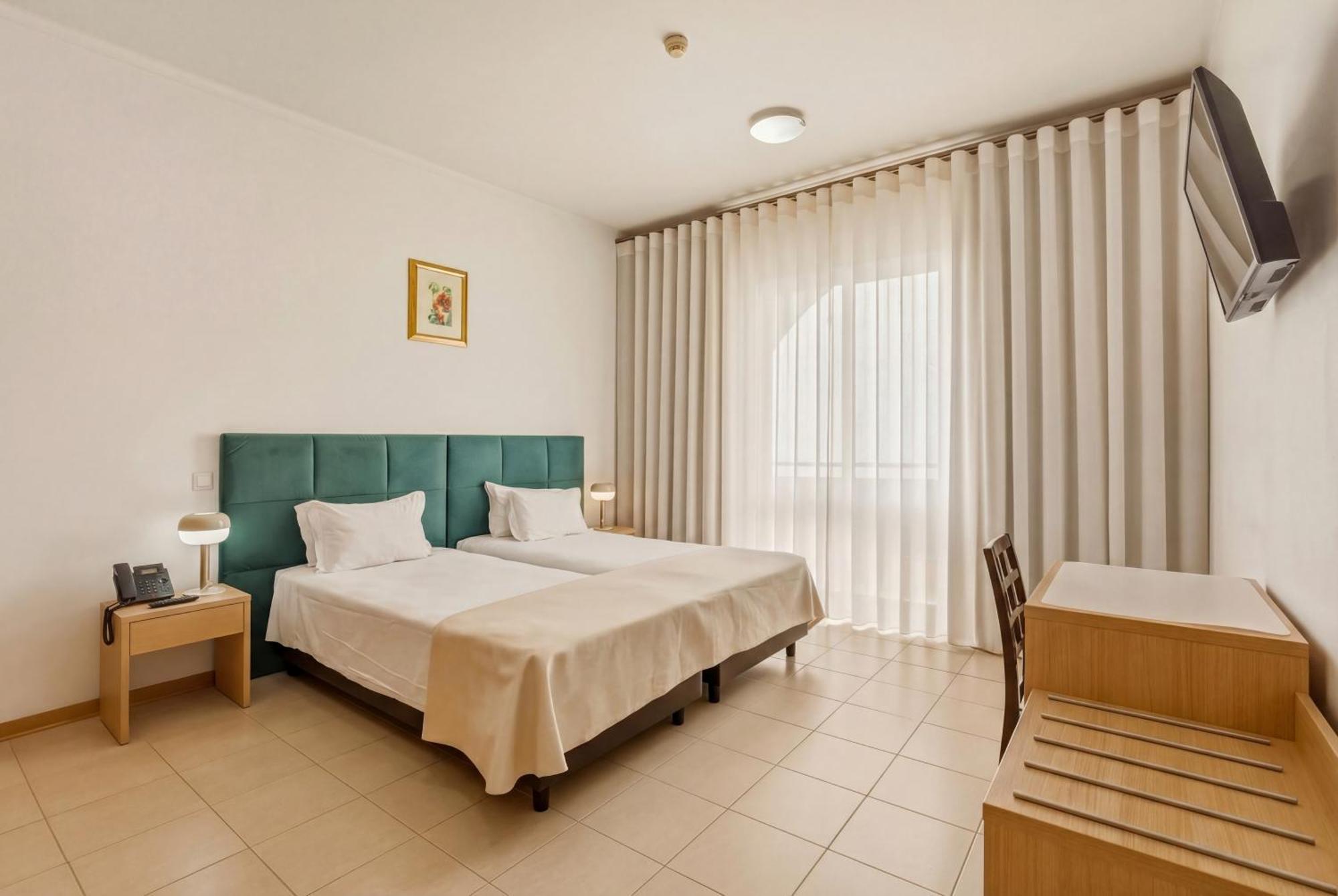 Standard Twin Room Sea View