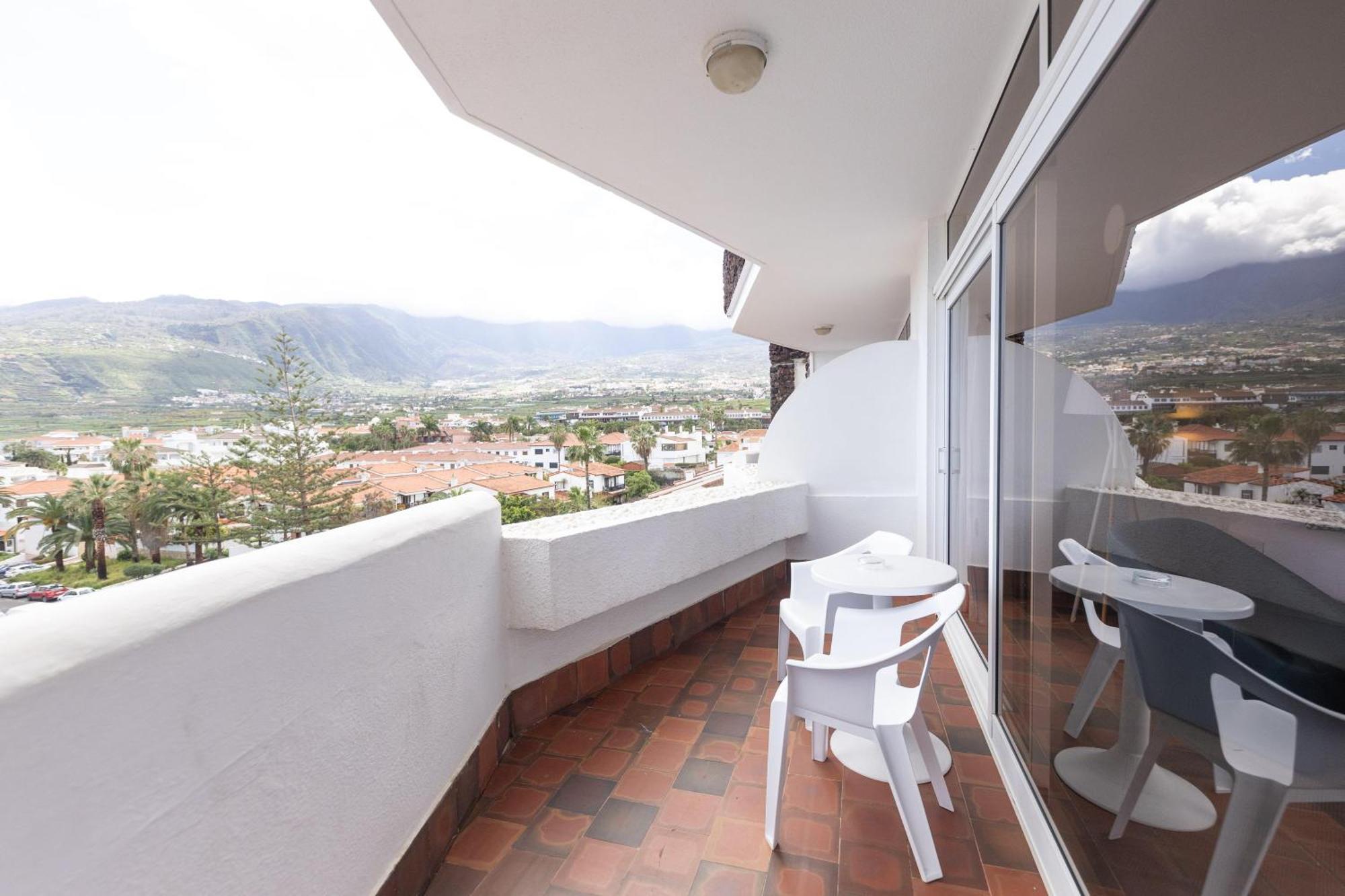 Double Room Mountain View