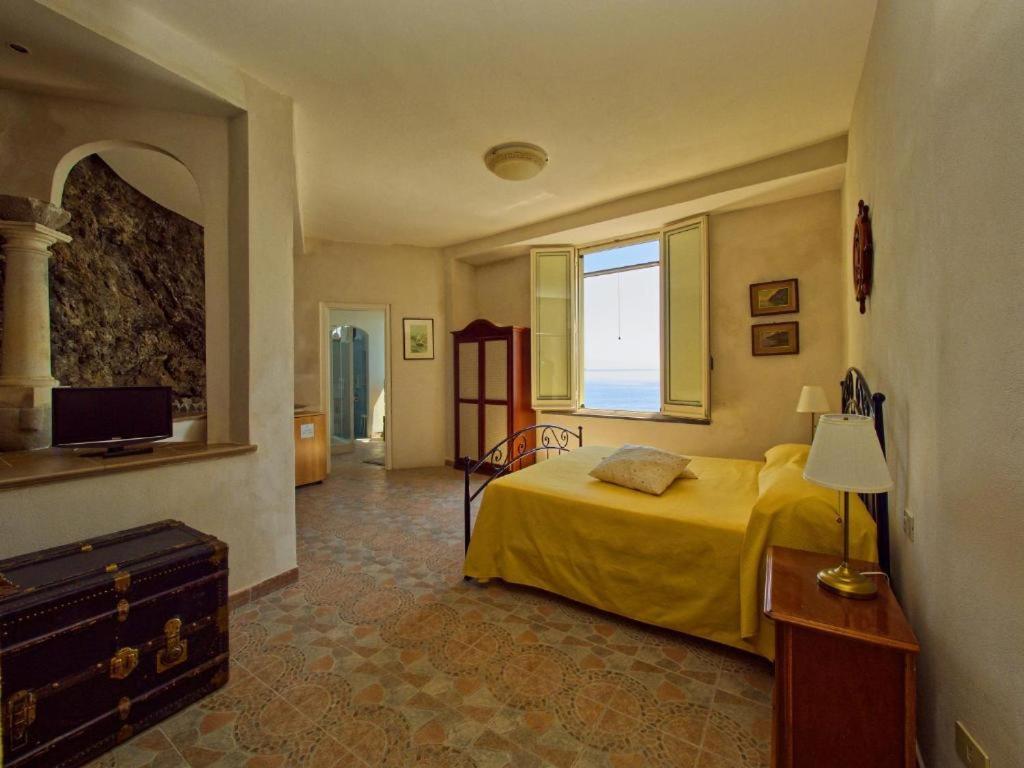 Deluxe Double Room Sea View,1765681753:JPEG