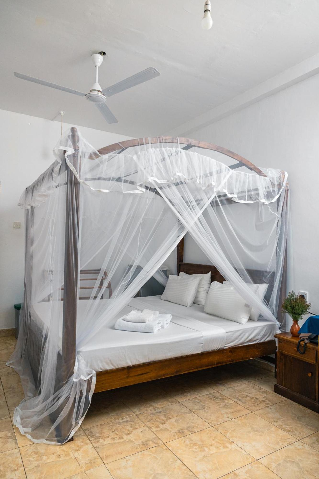 Double Room,1765764179:JPEG