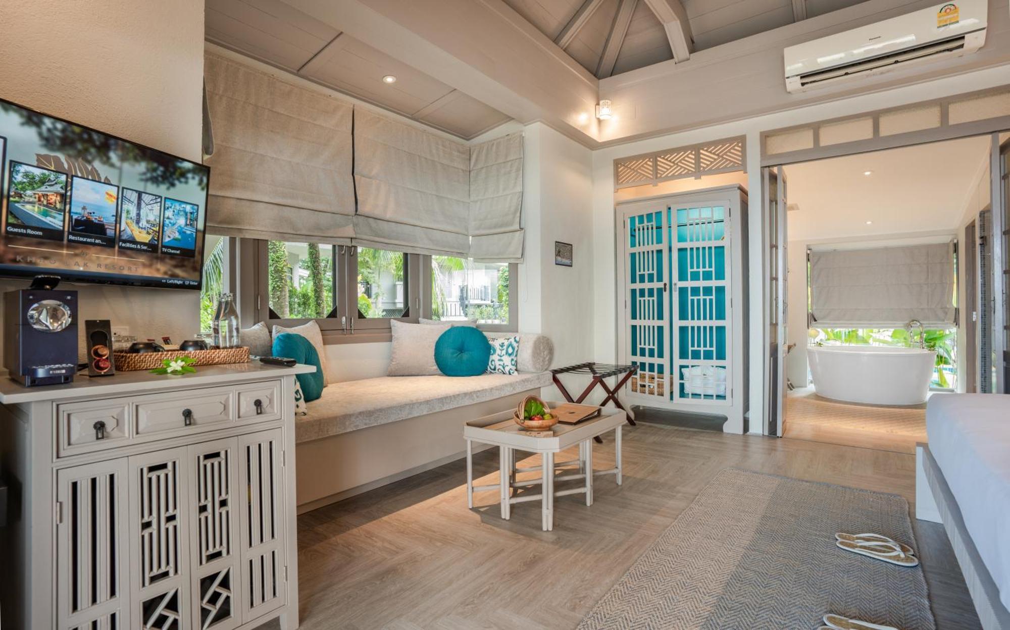 Beachfront Deluxe Double Room