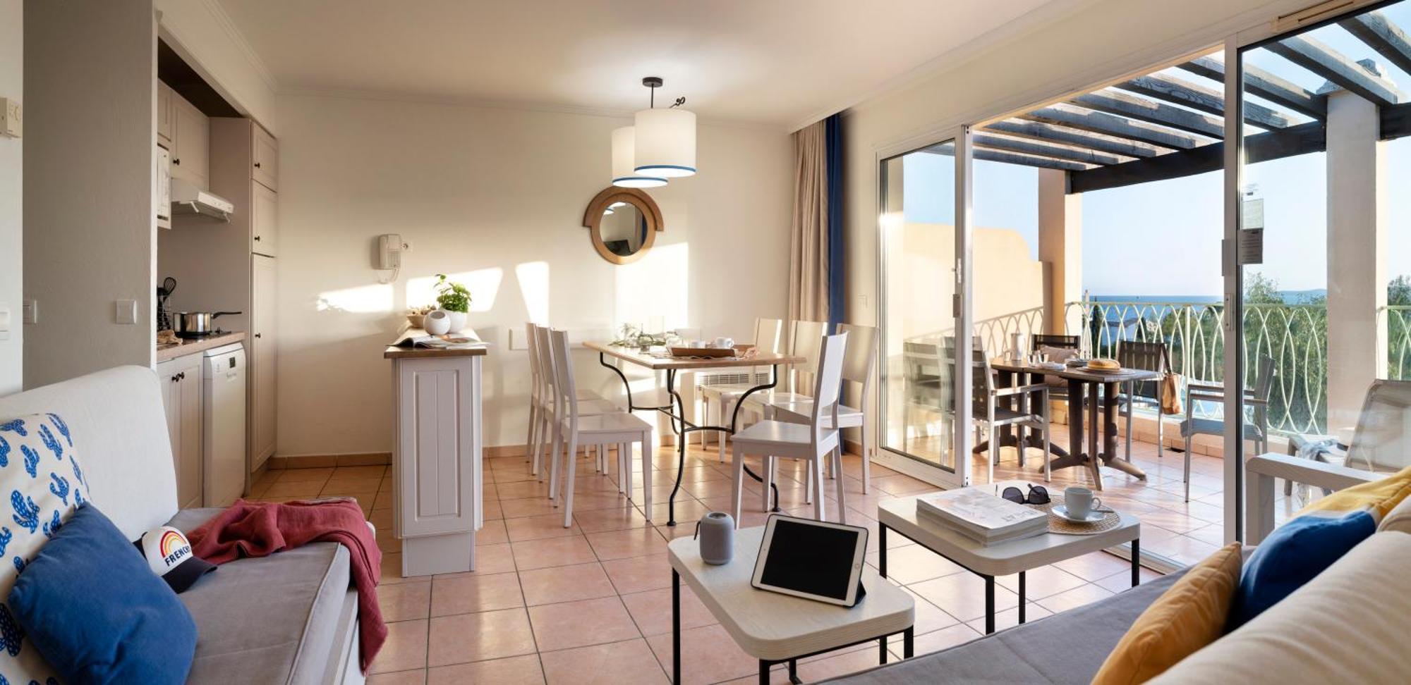 One-Bedroom Apartment Sleeping Alcove Air Conditioning Terrace or Balcony Sea View
