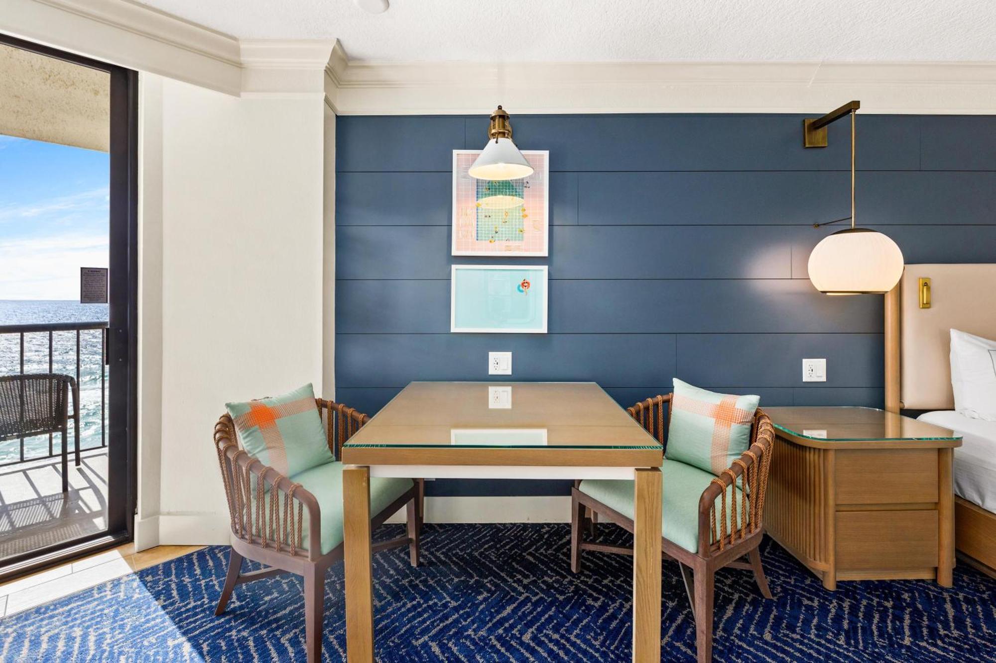 Deluxe Junior King Suite - Beachfront