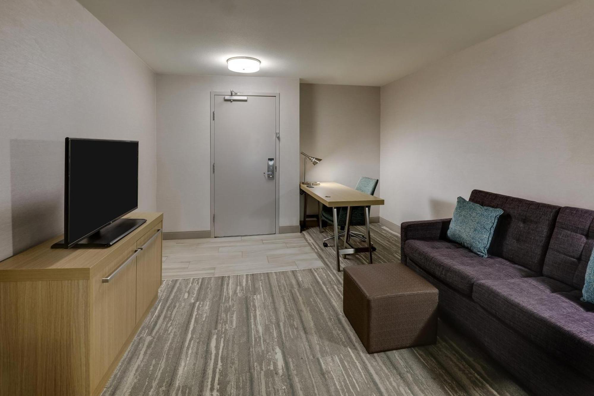 Junior King Suite with Sofa Bed