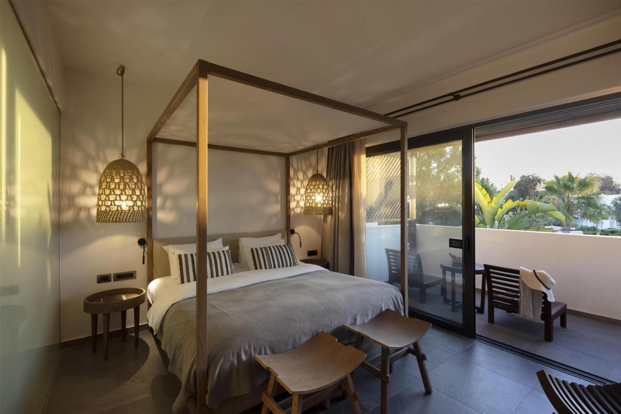 King Tropical Zen Bungalow Suite