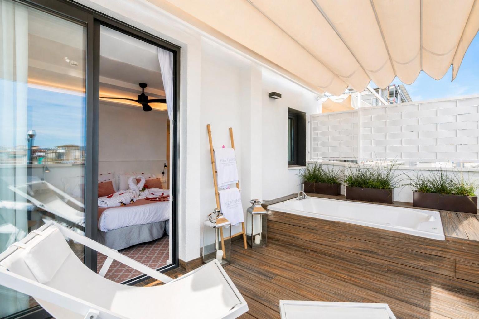Premium Double Room outdoor Jacuzzi,1588038362:JPEG