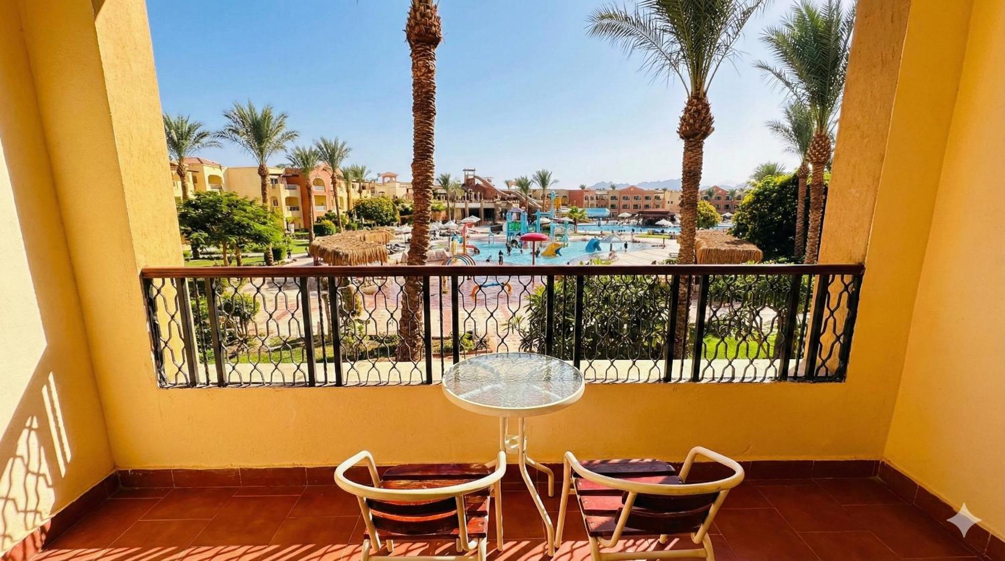 Deluxe Pool View