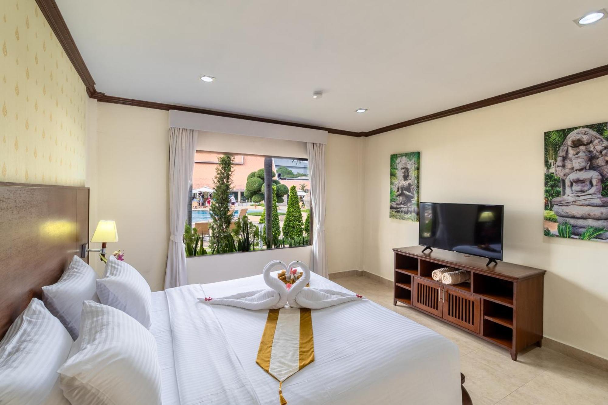 One Bedroom Apartment Pool Access King Bed