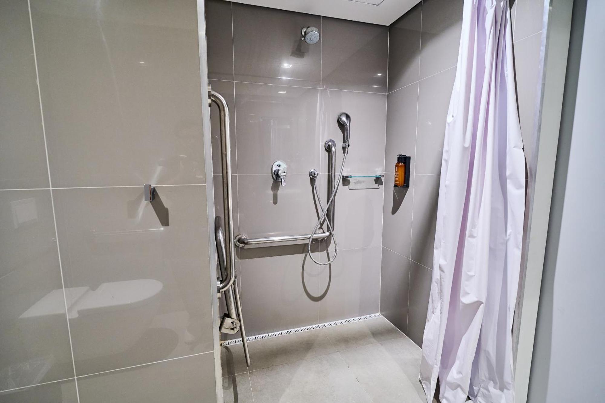 Habitación estándar adaptado para personas con discapacidad - 1 cama extragrande