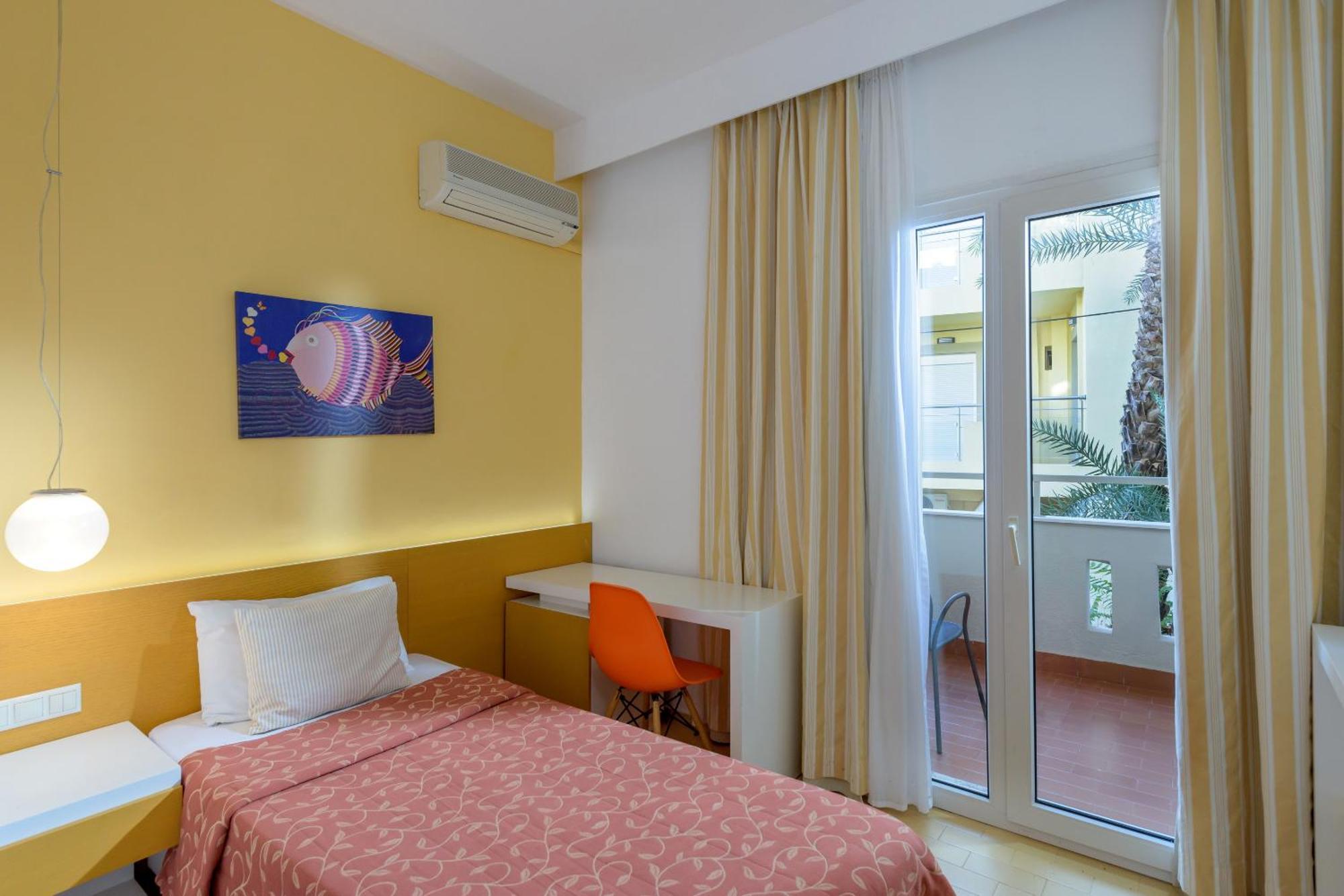 Single Room,1766015269:JPEG