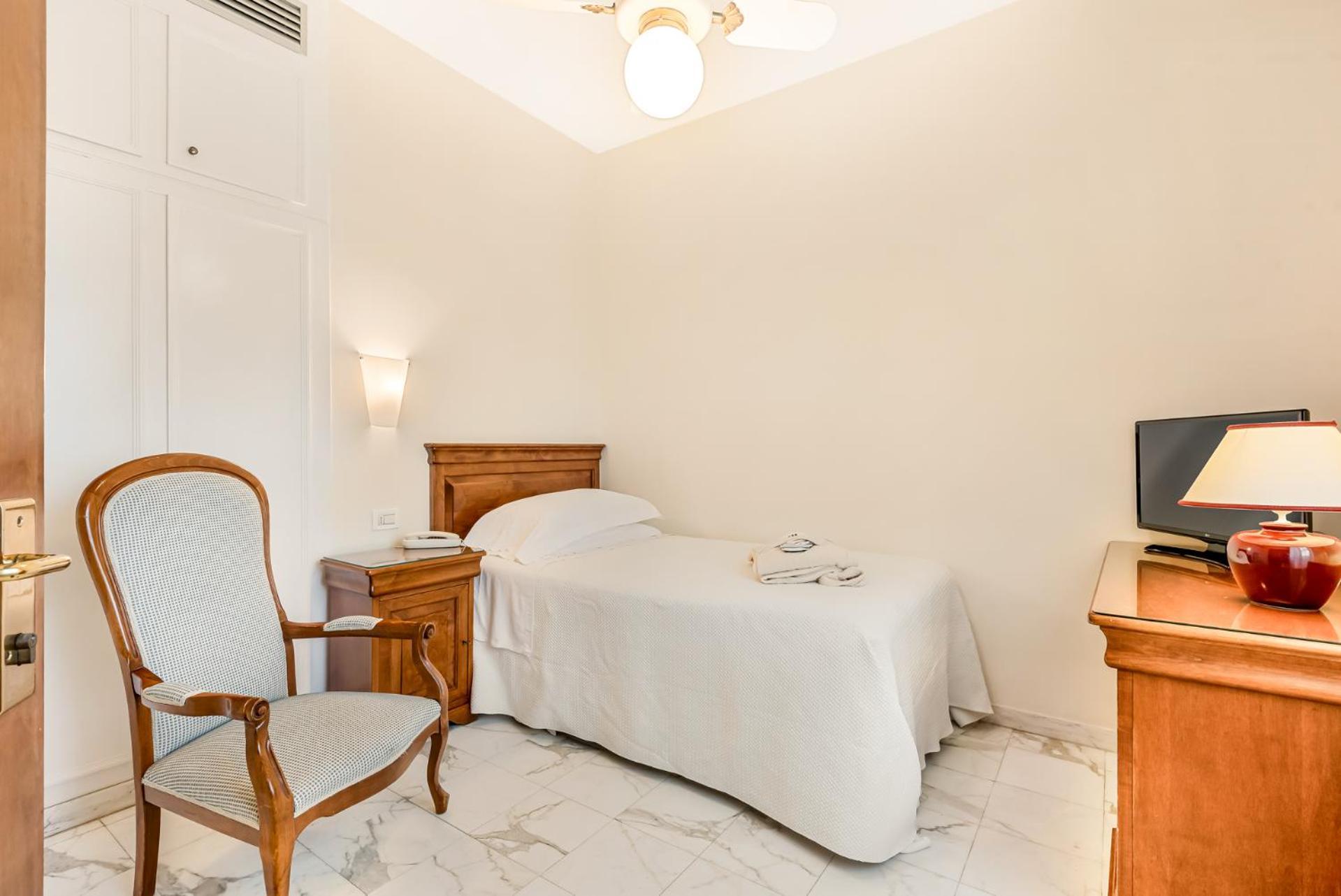 Classic Triple Room,1769491583:JPEG
