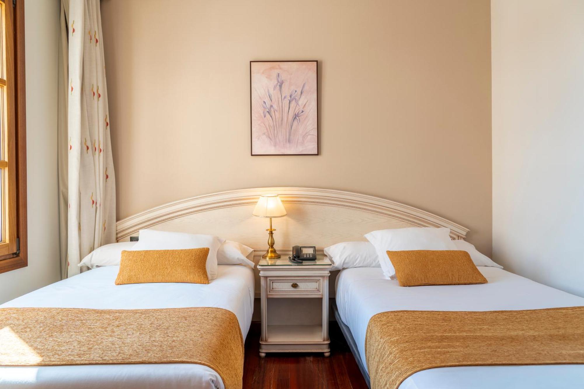 Twin Room,1769509577:JPEG