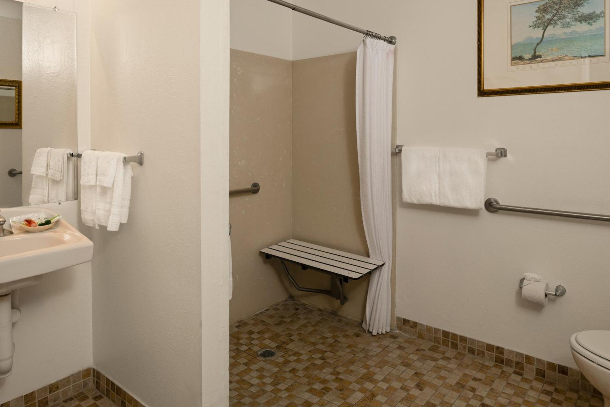 Queen Room - Disability Access