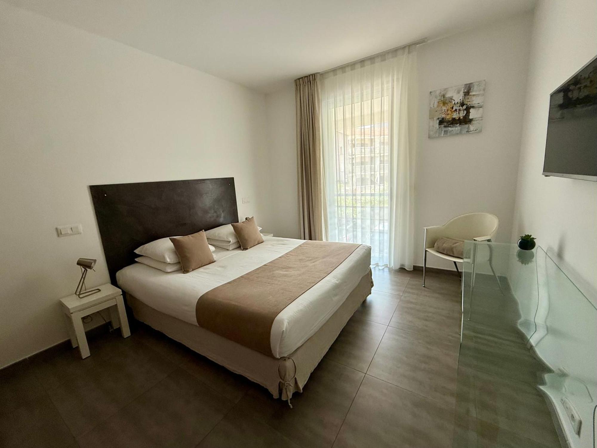 Two-Bedroom Apartment Sea View
