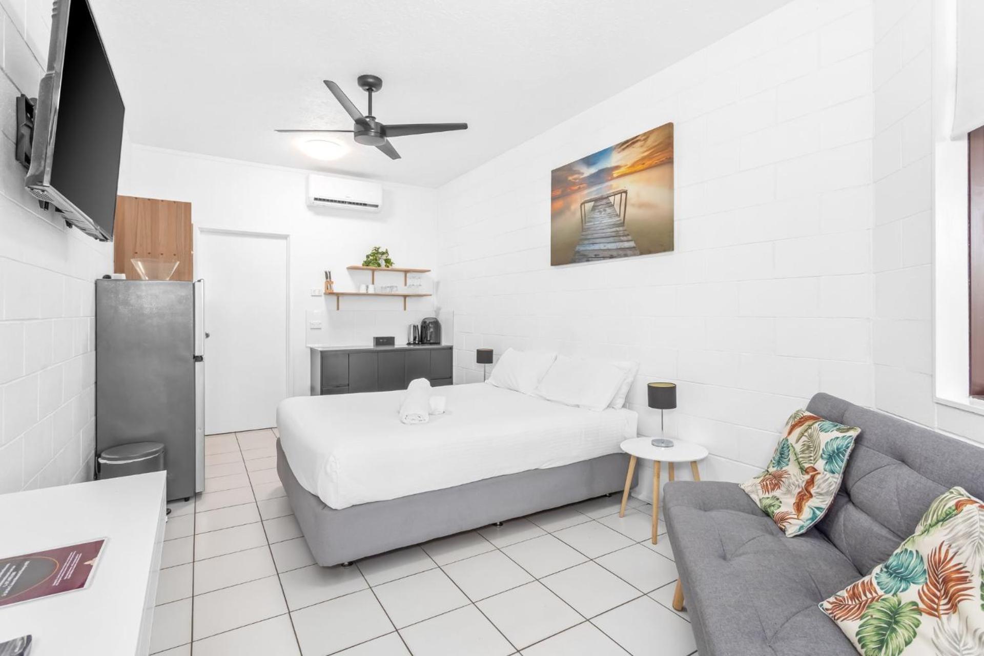 Budget Courtyard Studio