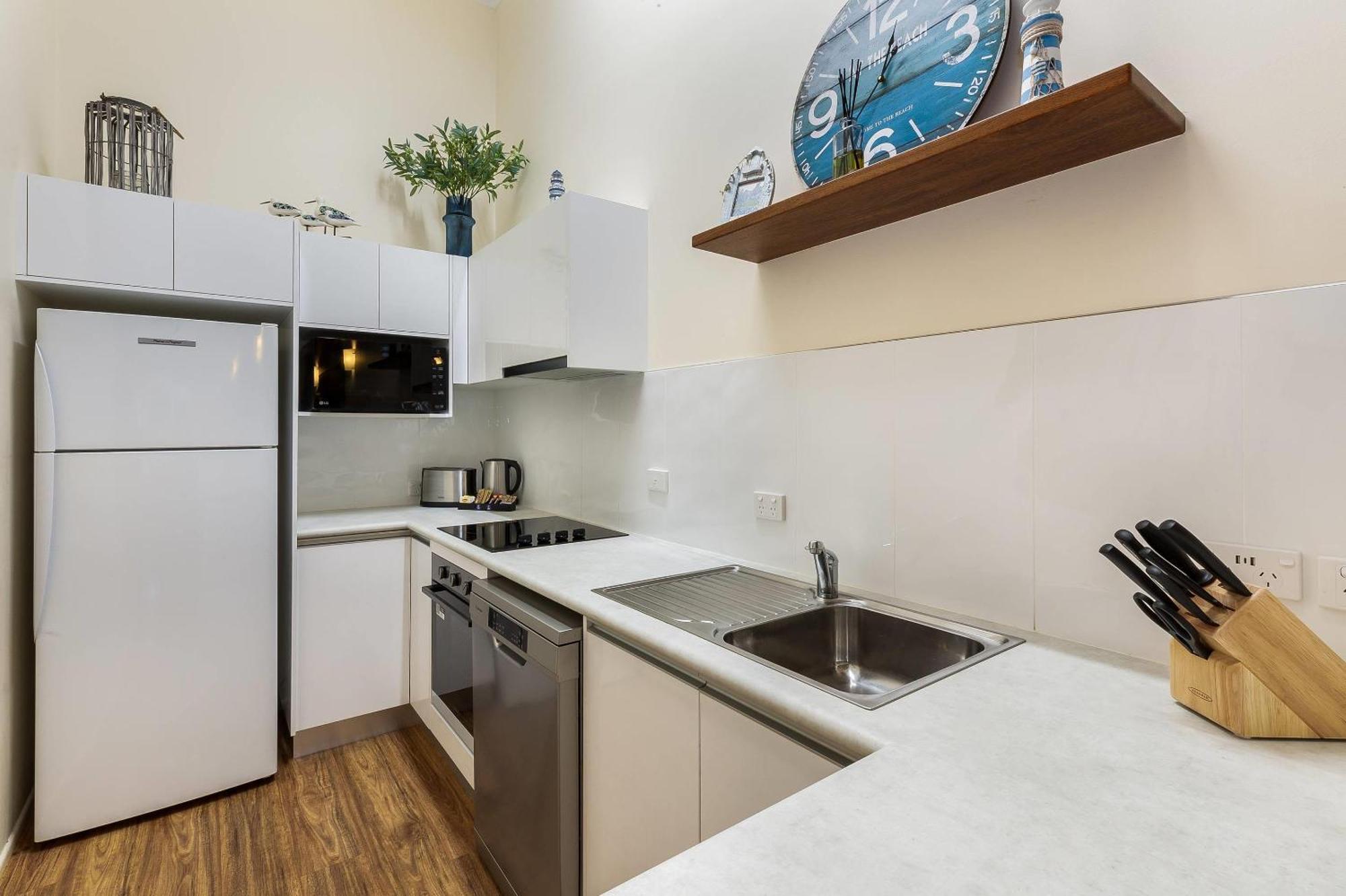 Two-bedroom Townhouse – Garden view Queen bed and two singles