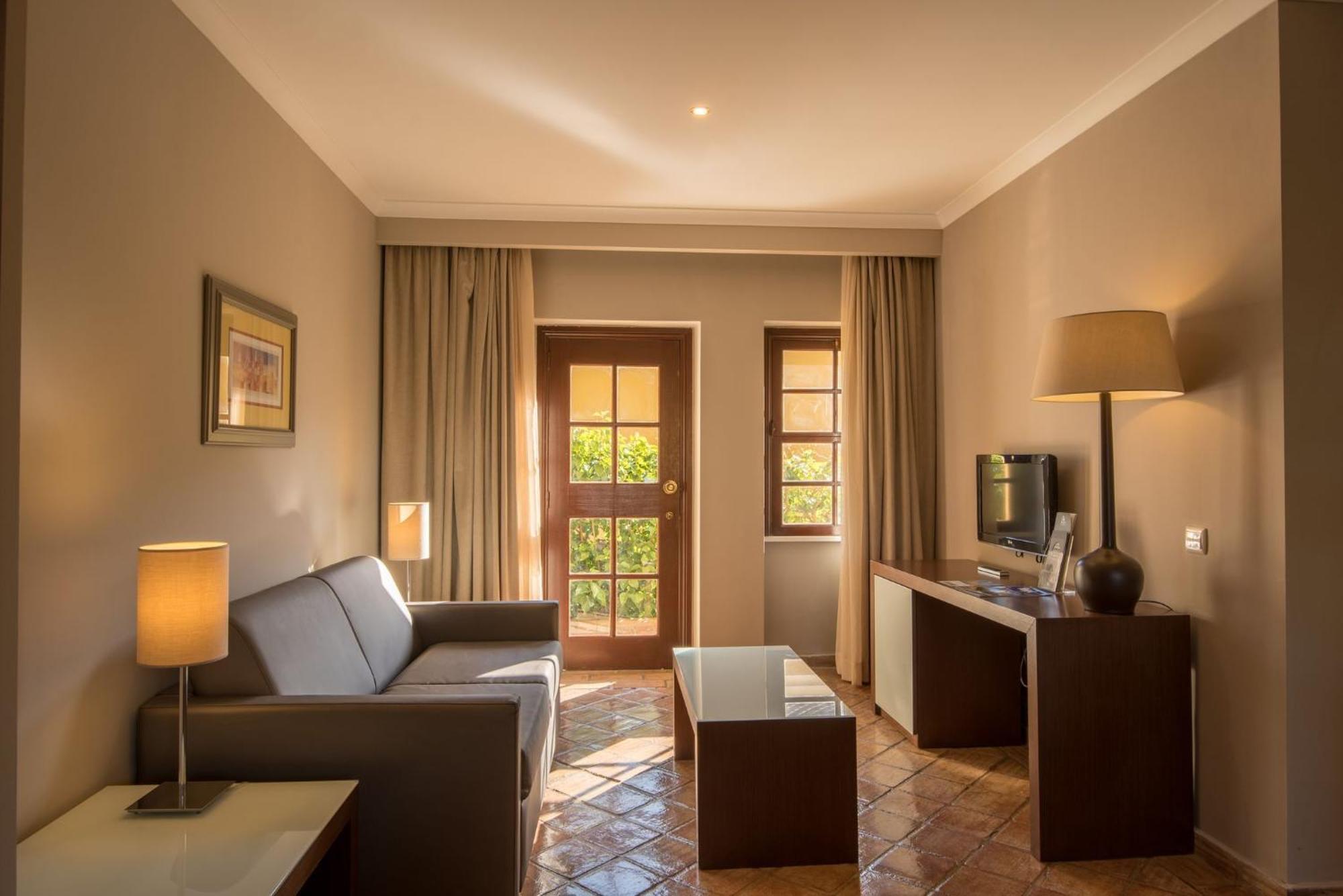 Suite Familiar (2 adultos + 2 niños)