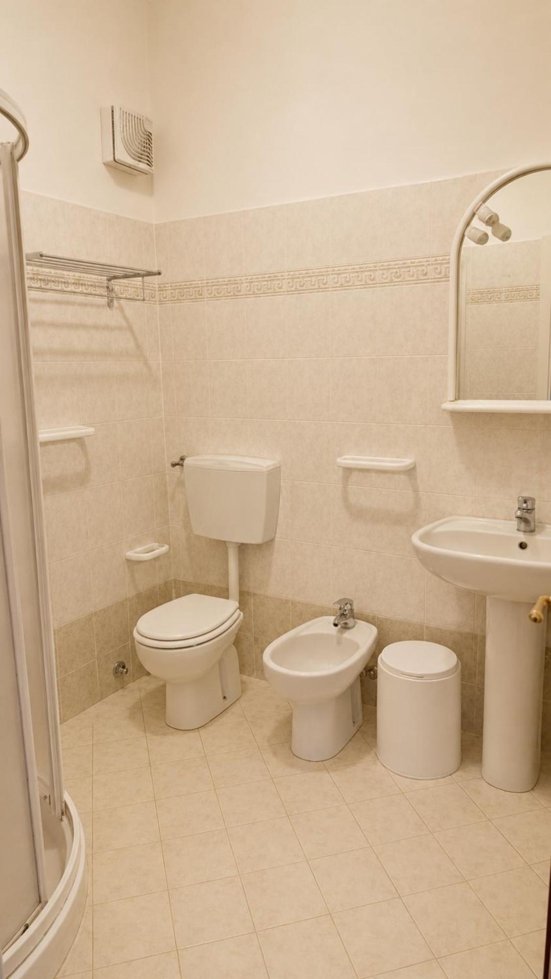 Triple Room,1770476628:JPEG
