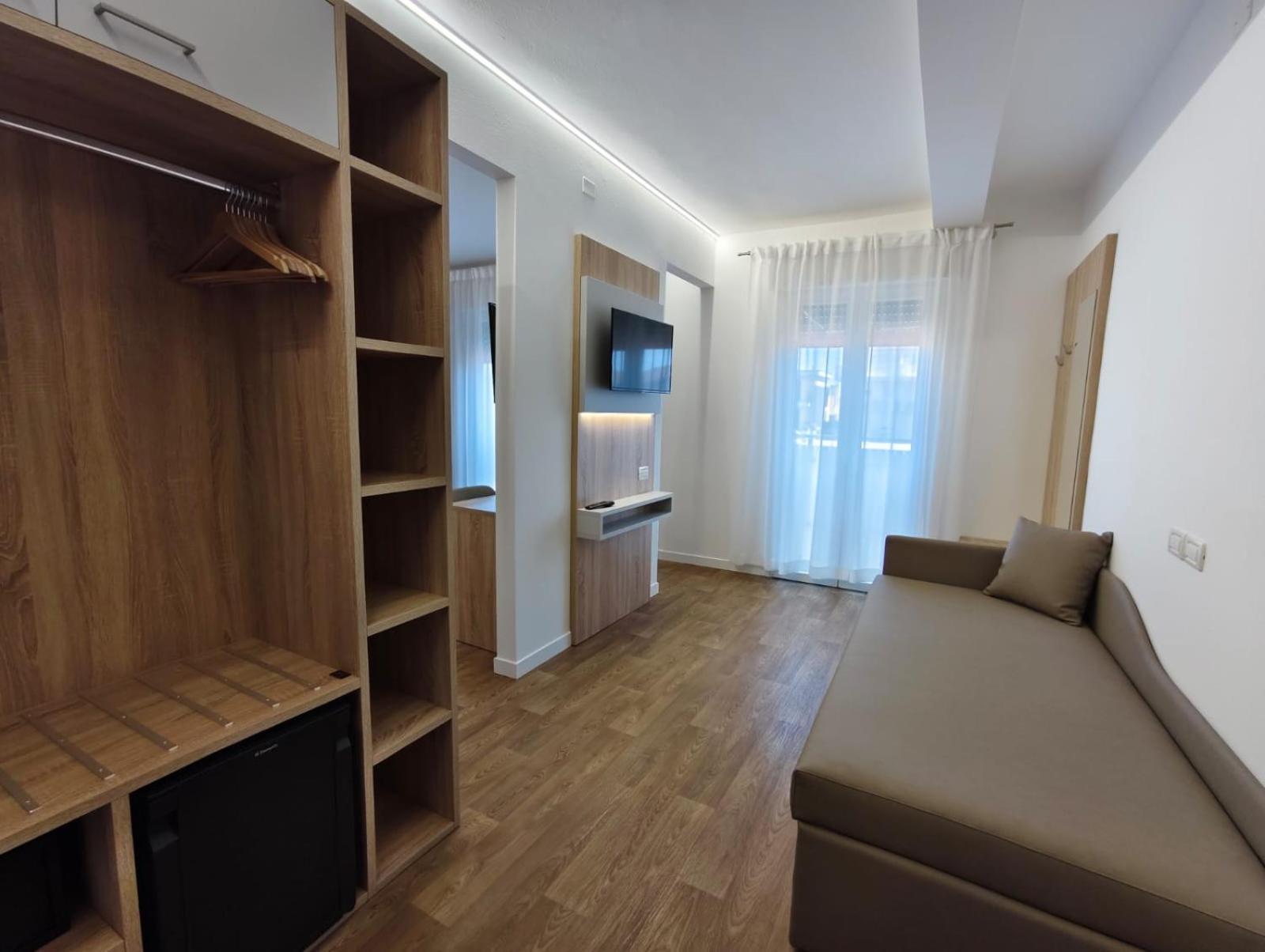 Family Room,1770482844:JPEG