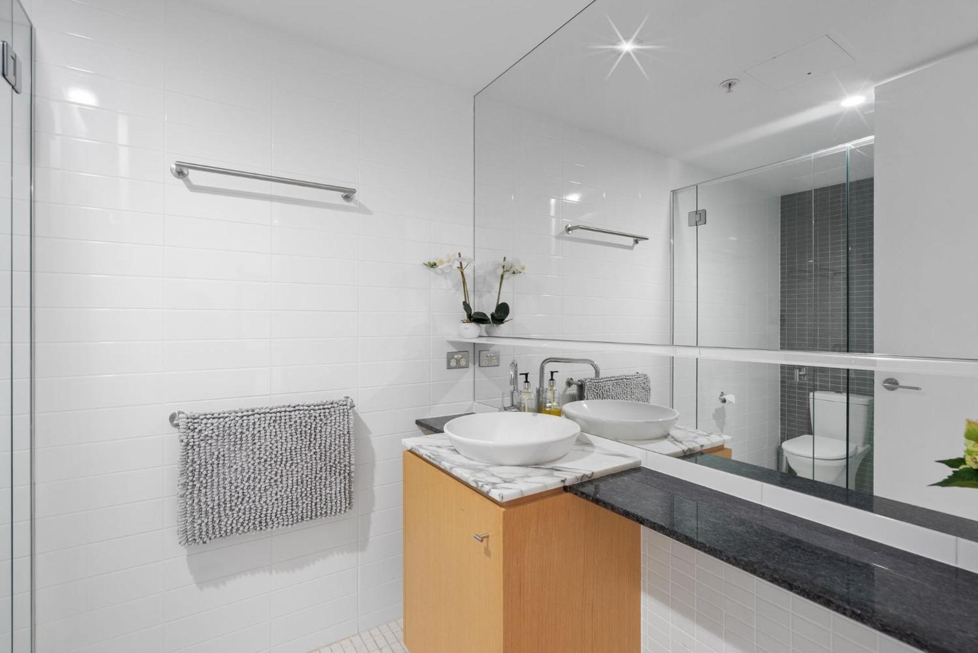 Superior 3 Bedroom 2 Bathroom Ocean Glimpse