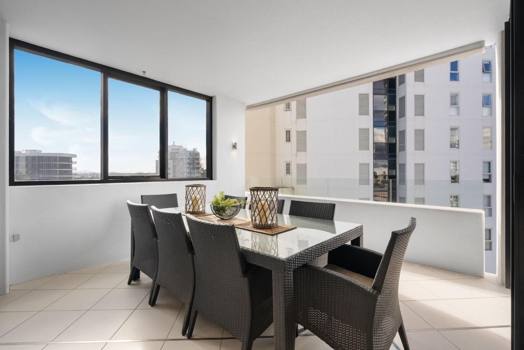 Superior 3 Bedroom 2 Bathroom Ocean Glimpse