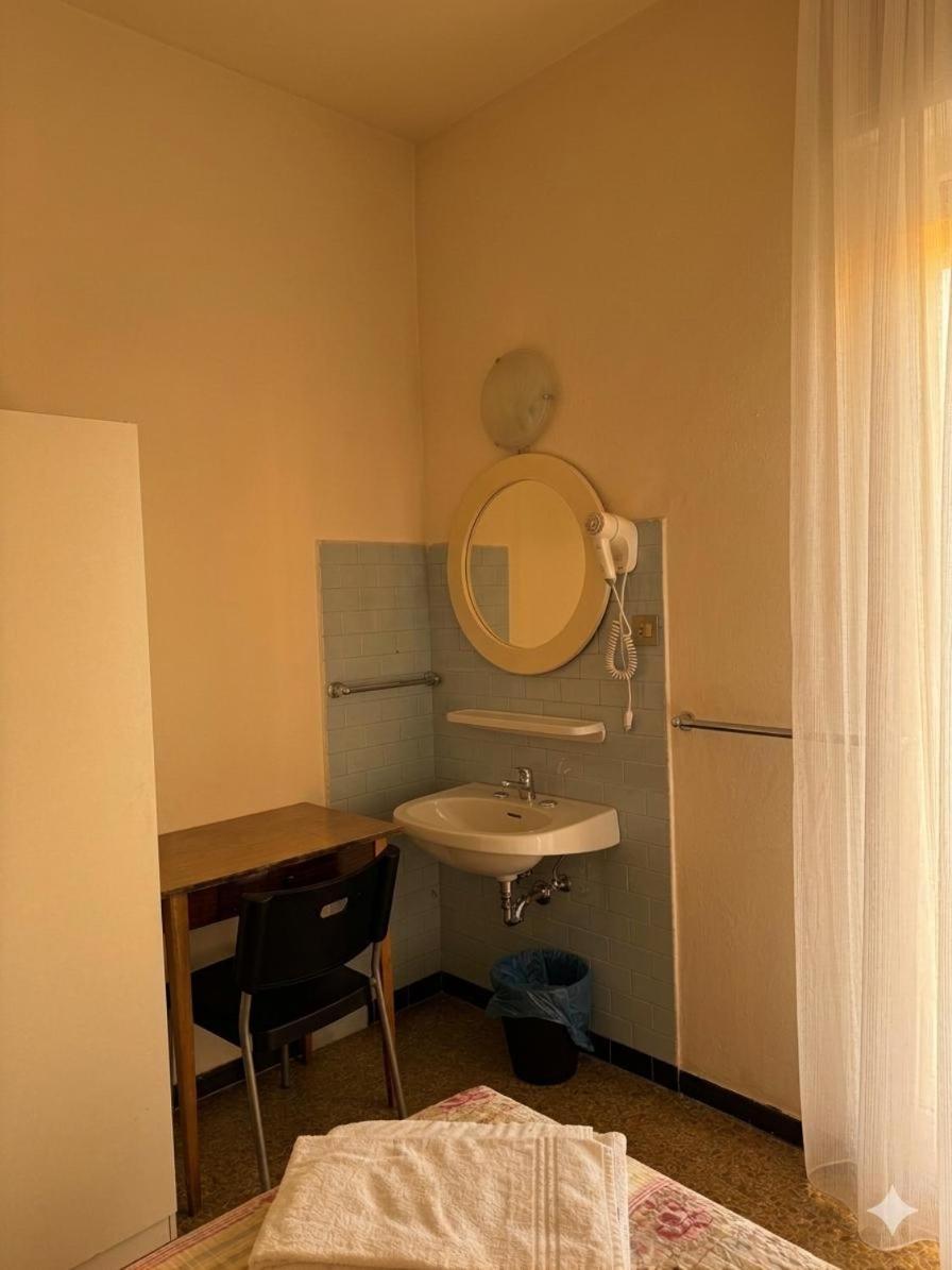 Vierbettzimmer mit Gemeinschaftsbad