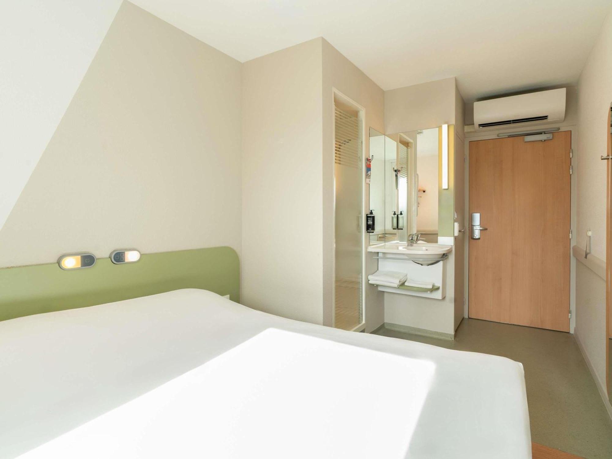 Standard Double Room,1770517421:JPEG